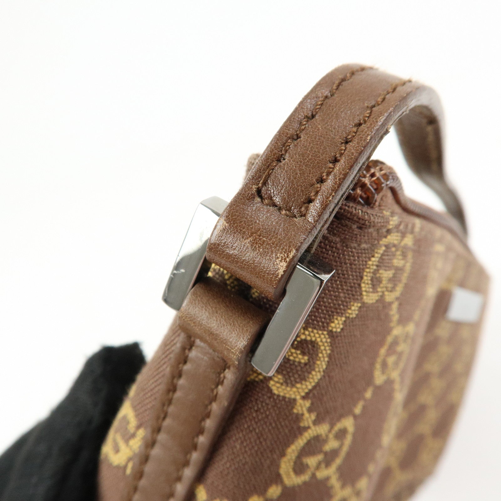 GUCCI Boat Bag GG Canvas Accessory Pouch Hand Bag Brown 039.1103