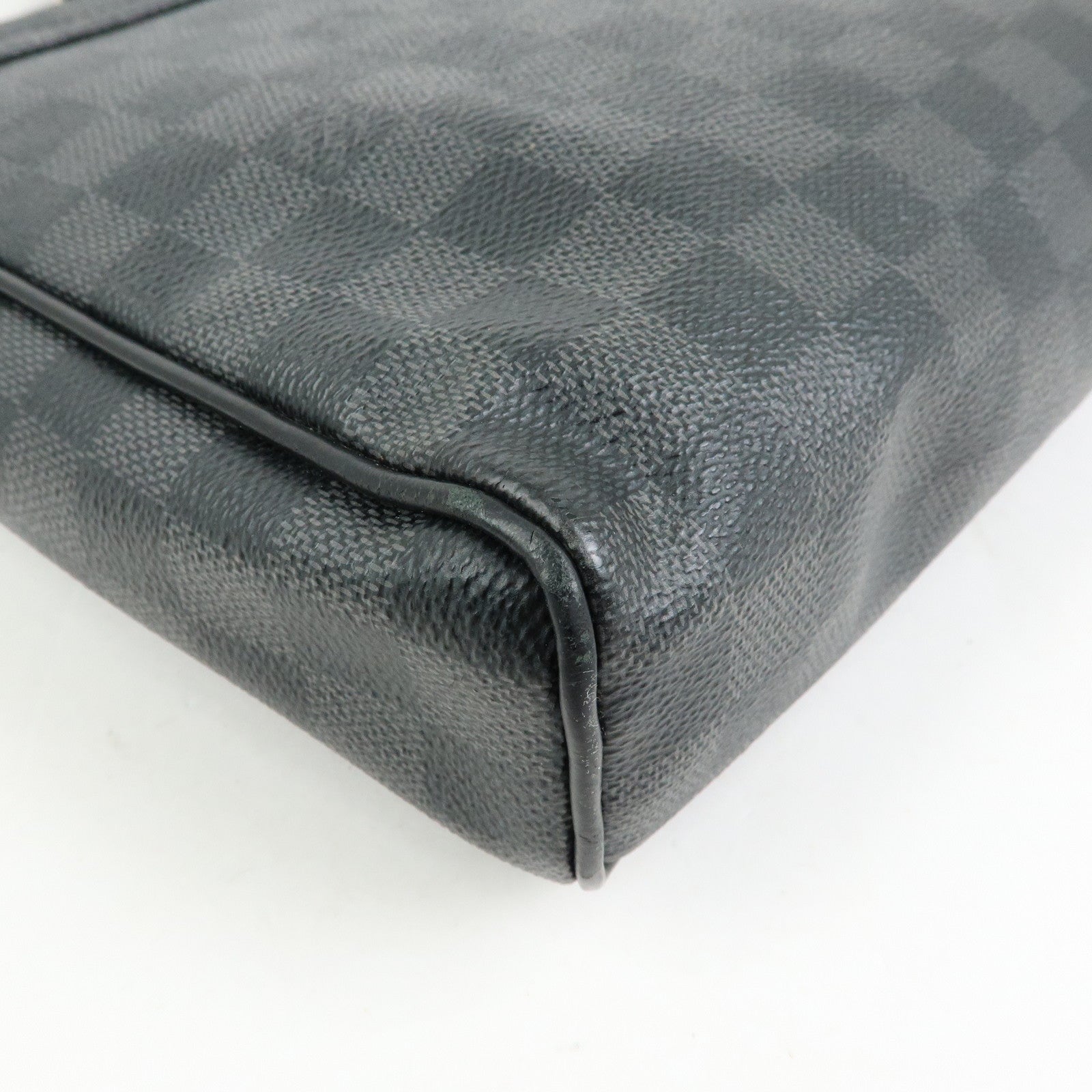 Louis Vuitton Damier Graphite District PM NM Crossbody Bag N41028