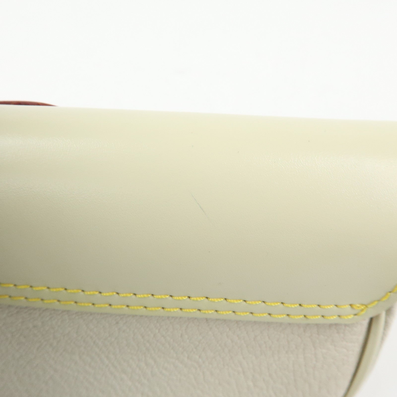 Louis Vuitton Suhali Le Precieux Leather Hand Bag Blanc M91774