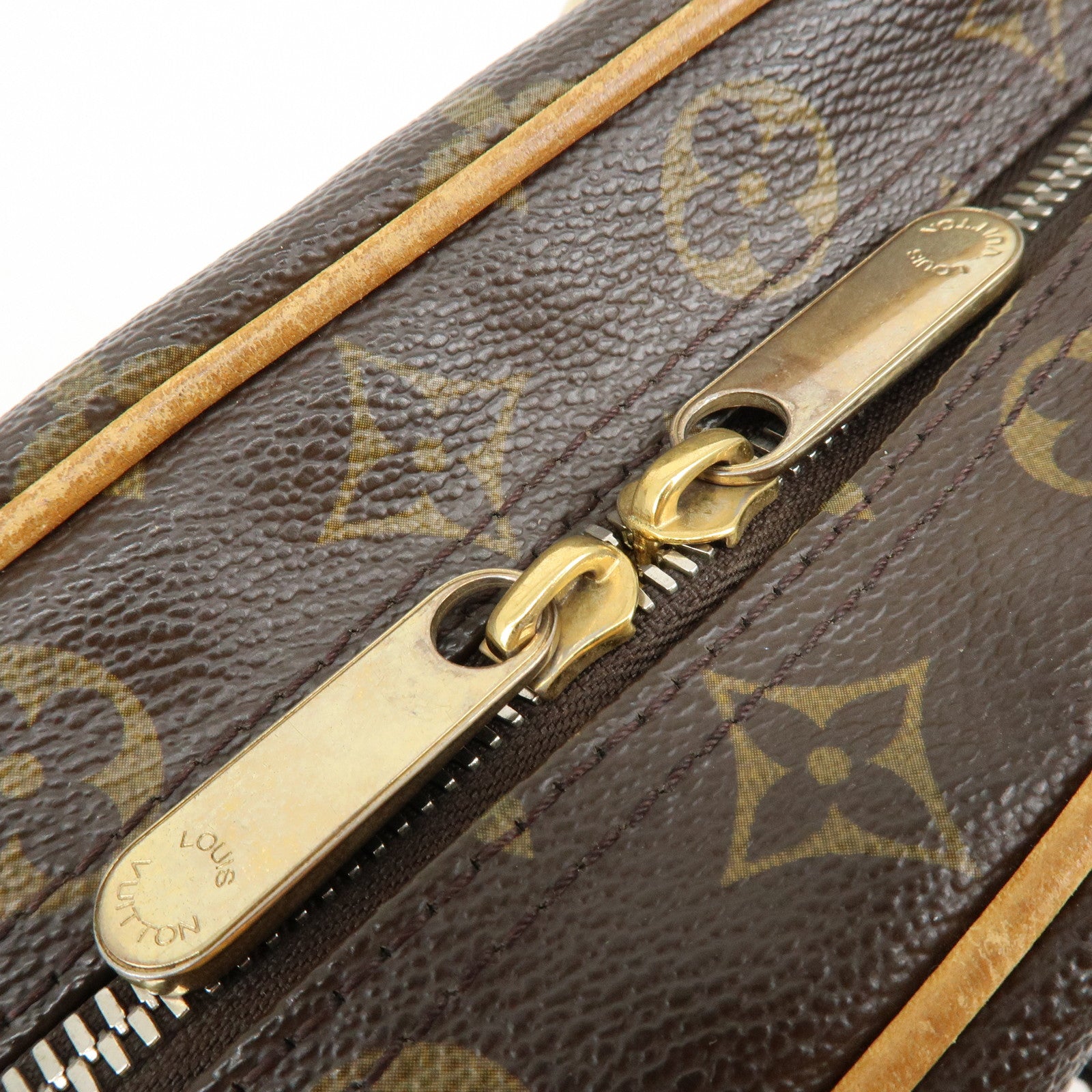 Louis Vuitton Monogram Manhattan PM Hand Bag Brown M40026