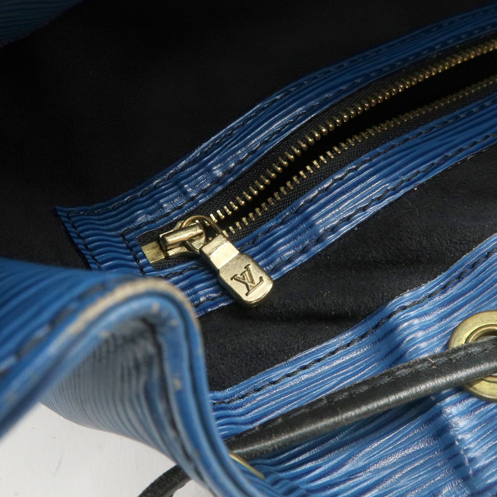 Louis Vuitton Epi Petit Noe Bi-color Shoulder Bag Noir Blue Ｍ44152