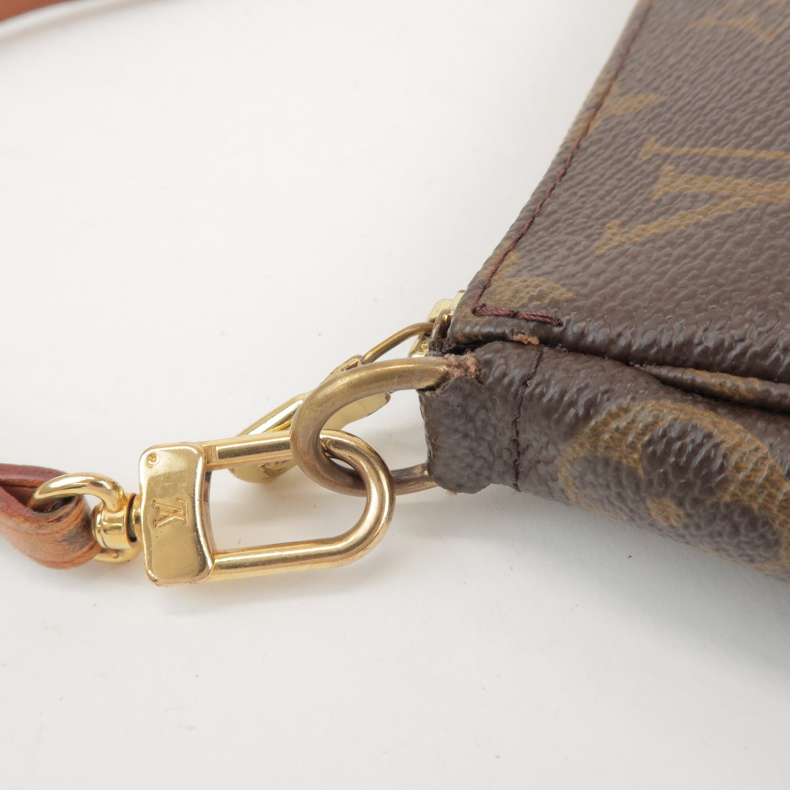 Louis Vuitton Monogram Pochette Accessoires Pouch Hand Bag M51980