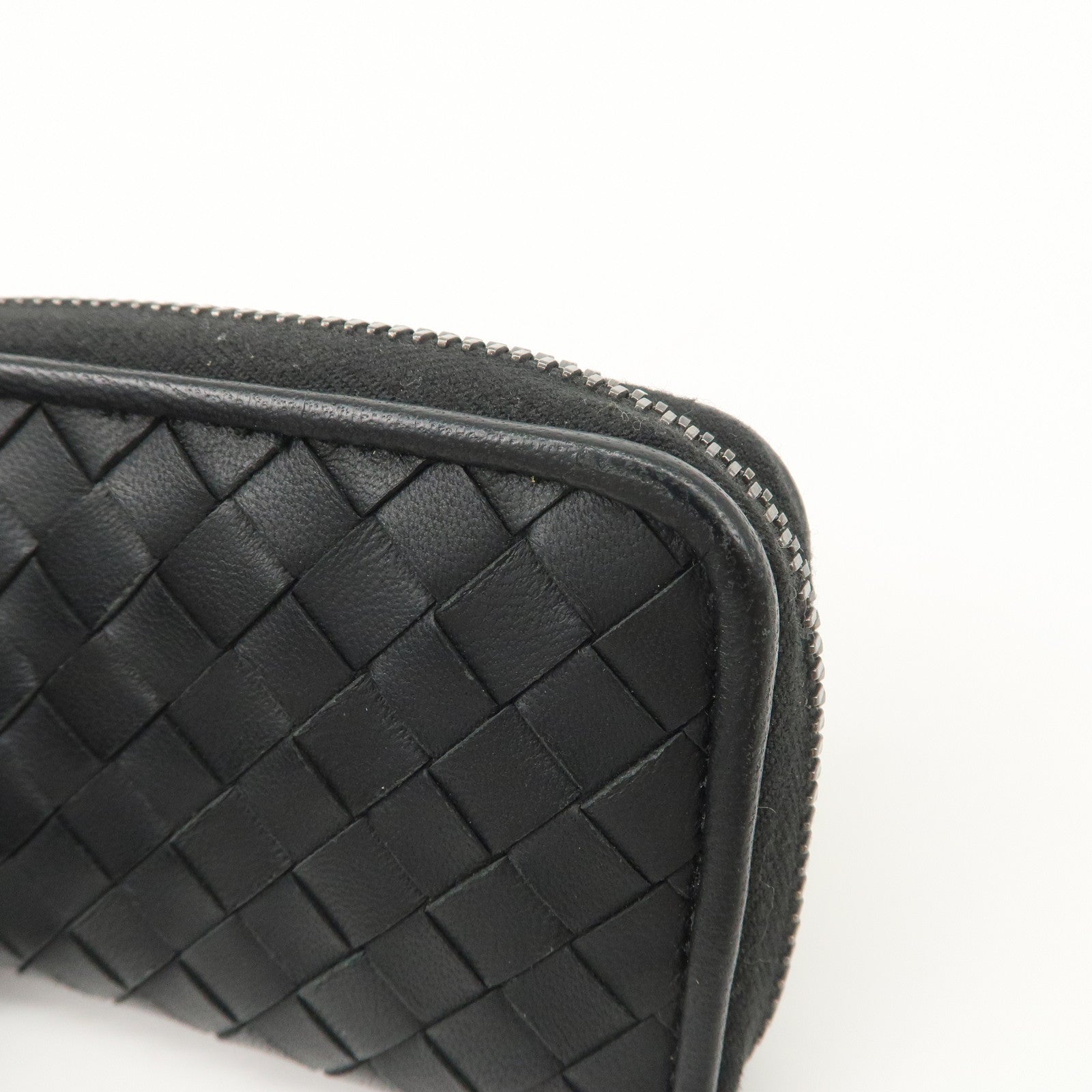 BOTTEGA VENETA Intrecciato Leather Round Zippy Coin Case 114075