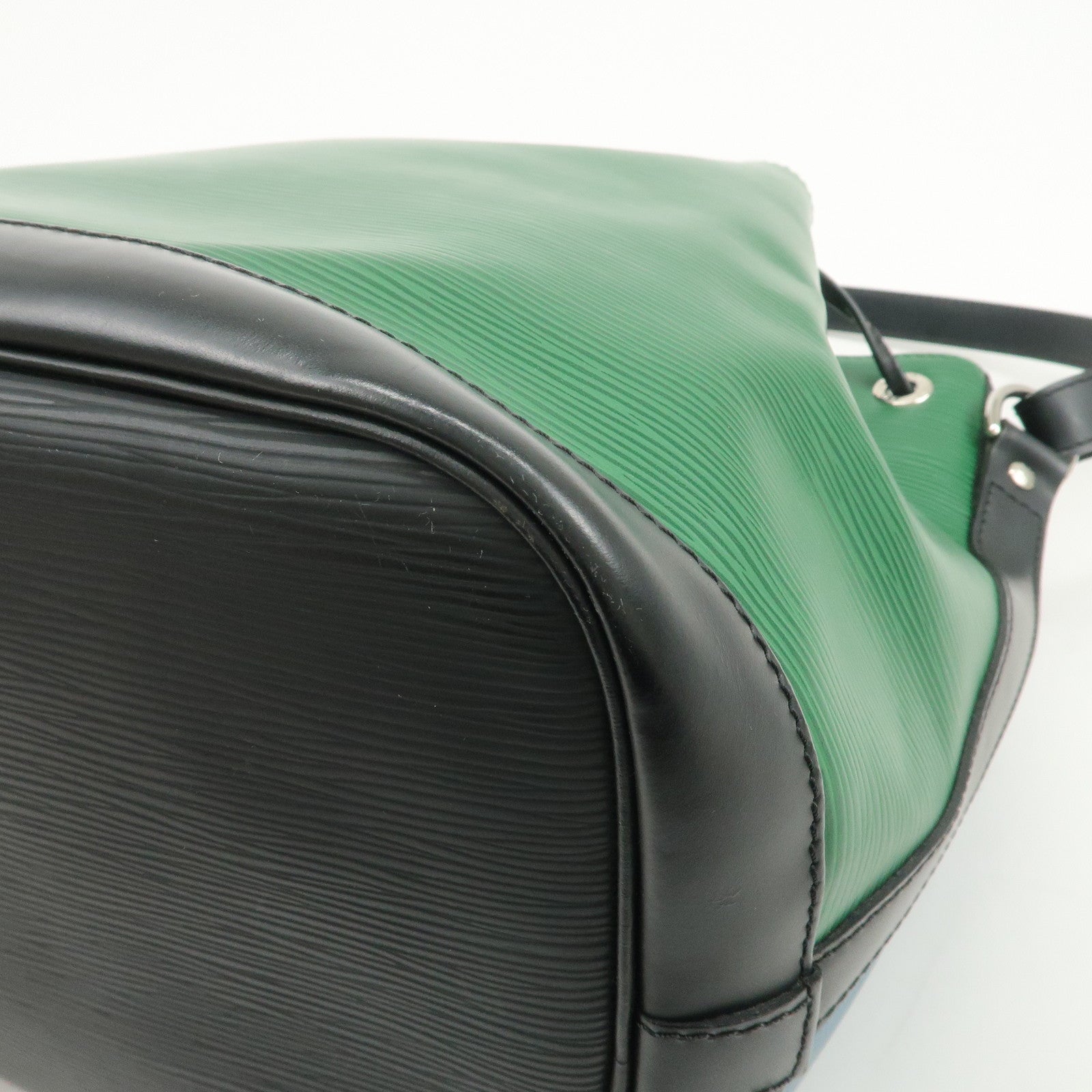 Louis Vuitton Epi Petit Noe Tricolor Leather Shoulder Bag M40880