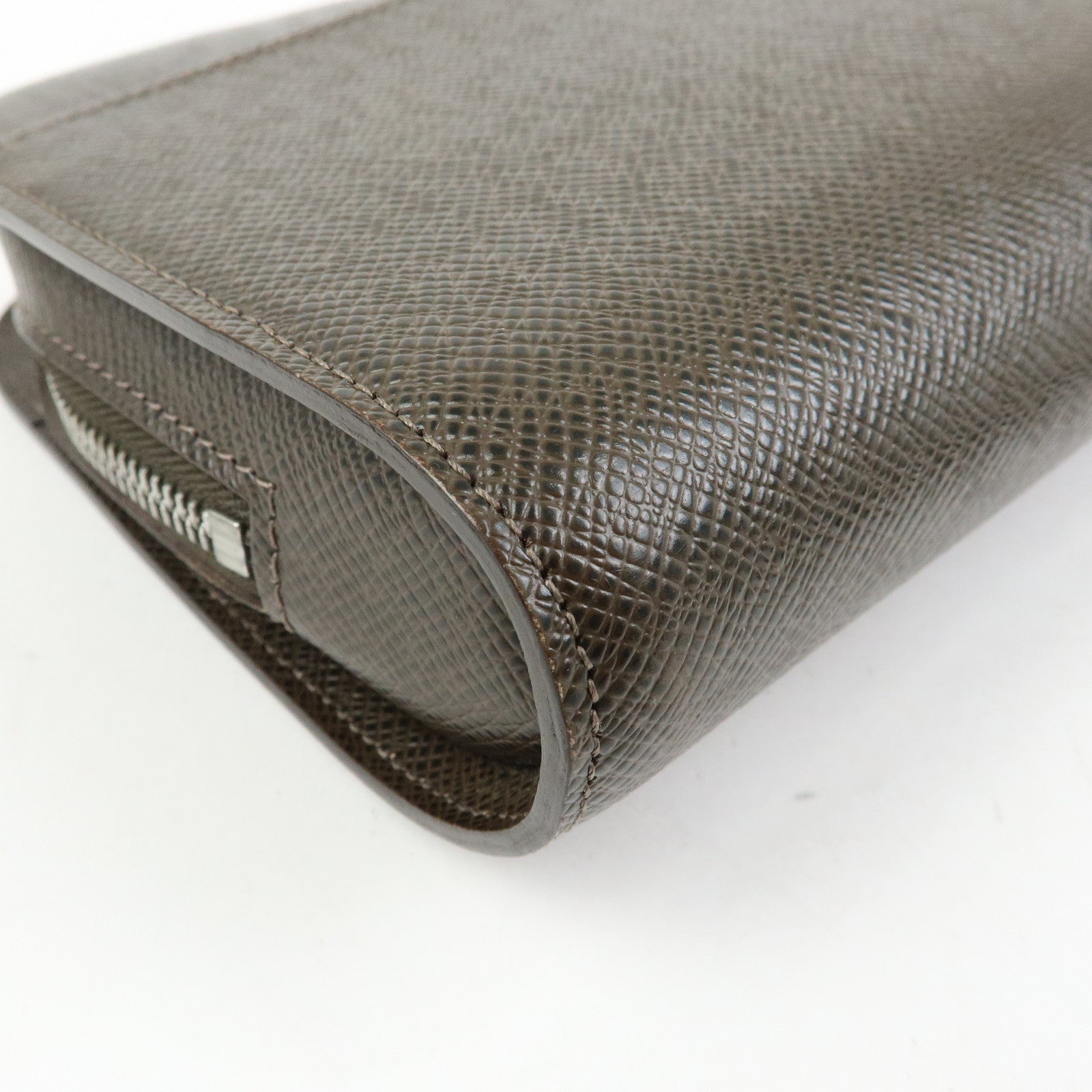 Louis Vuitton Taiga Organizer de Poche Clutch Bag Grizzly M30183