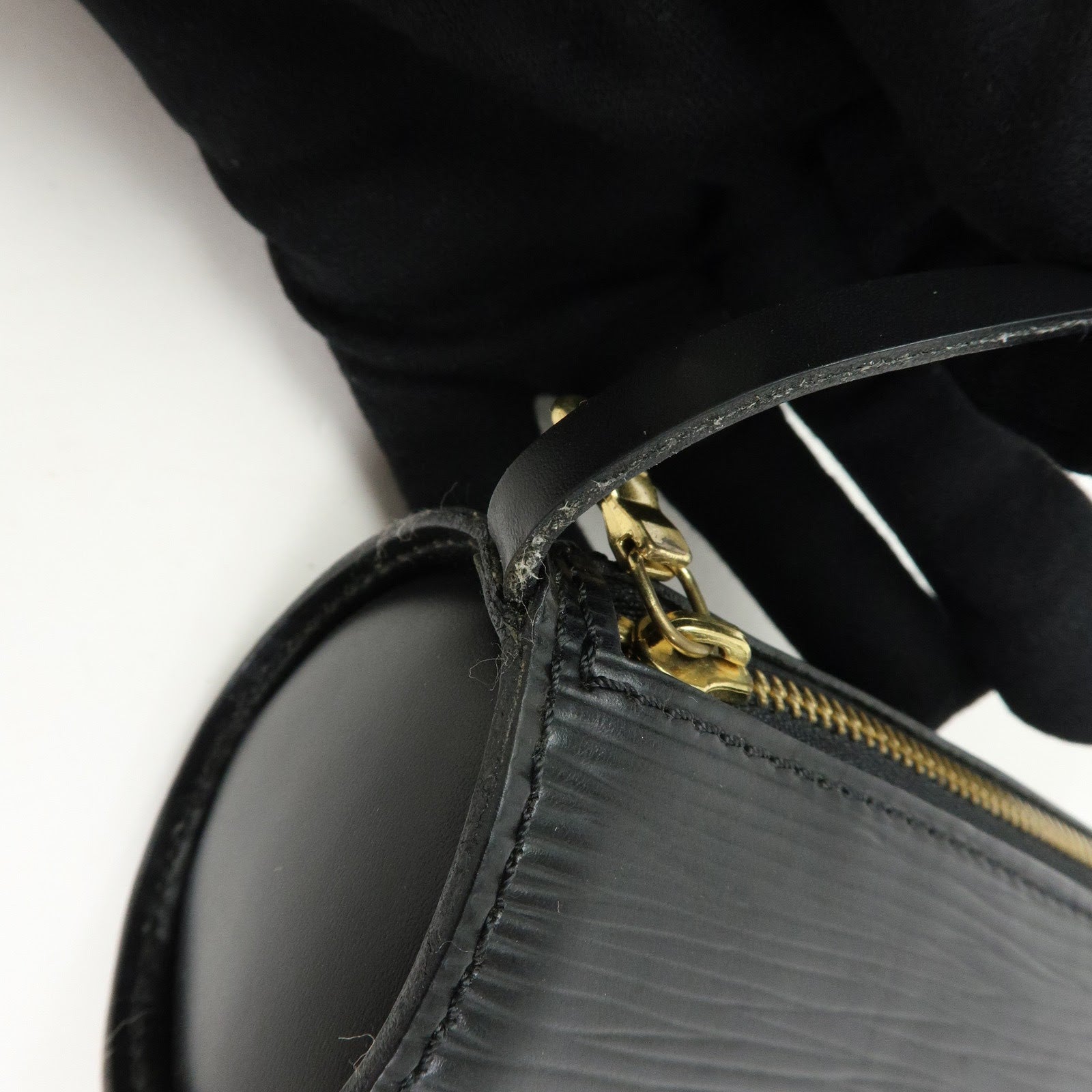 Louis Vuitton Epi Leather Mini Pouch For Soufflot Hand Bag Noir