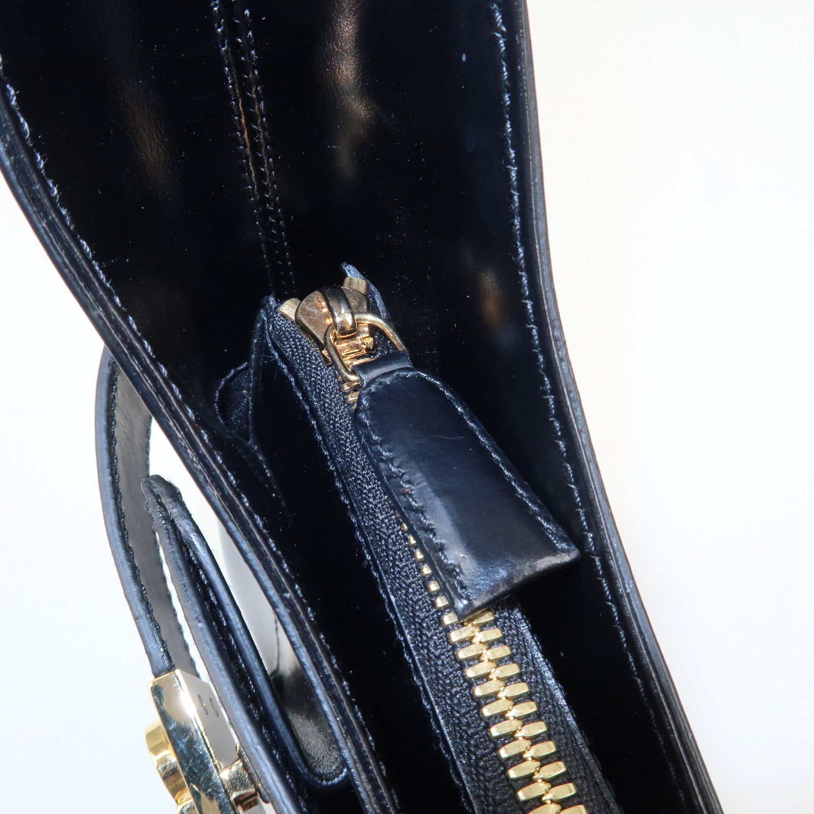 Ferragamo Gancini Logo Leather Shoulder Bag Hand Bag Black