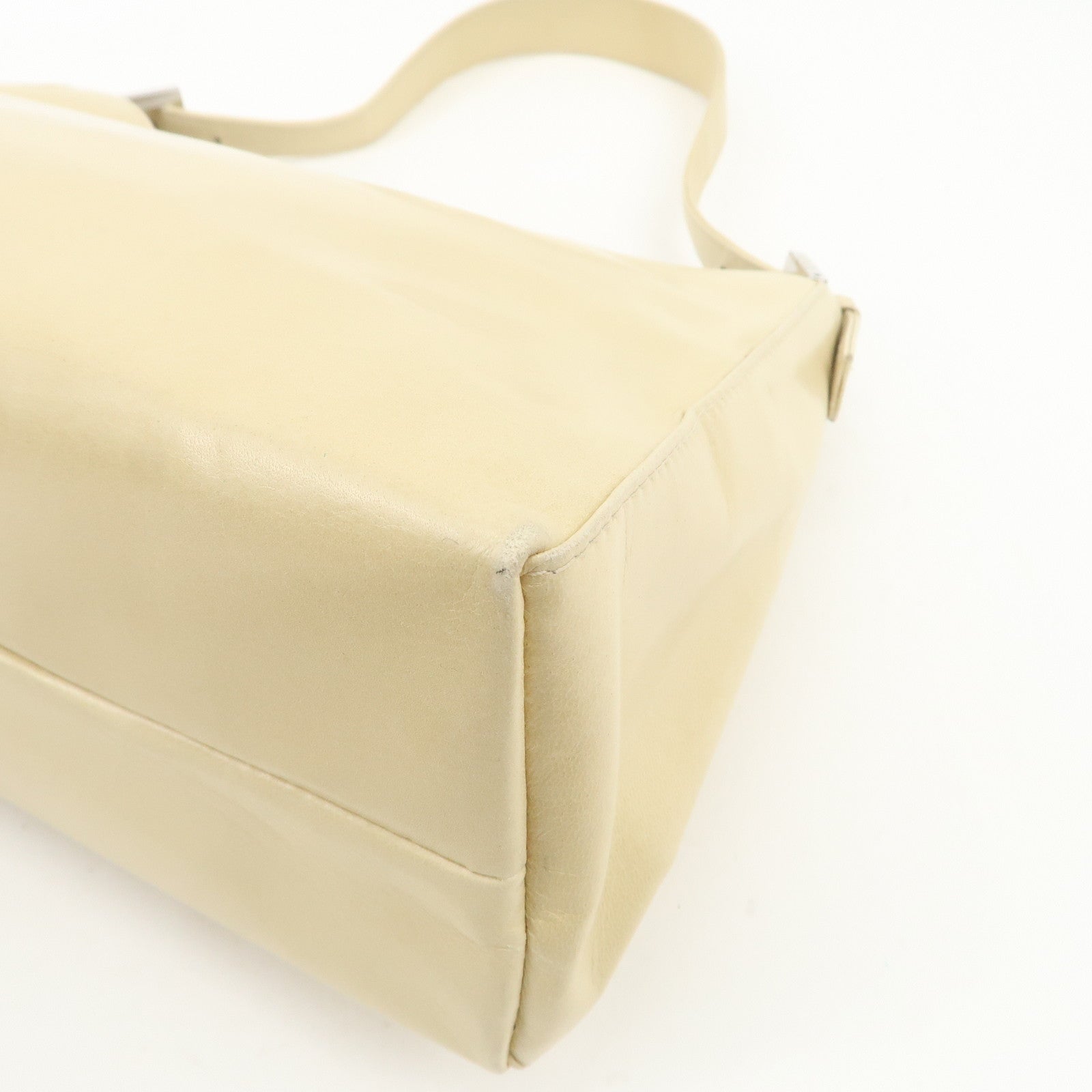 FENDI Logo Leather Shoulder Bag Hand Bag Beige Silver Hardware