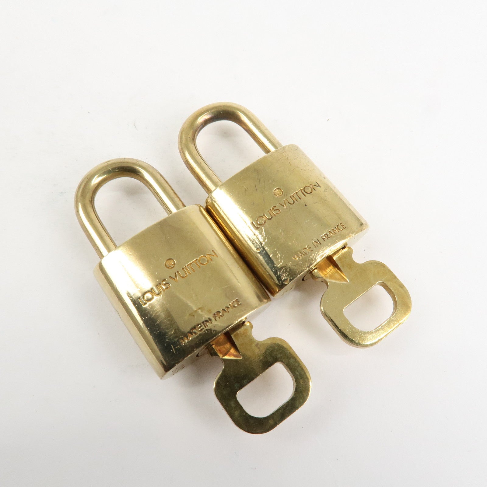 Louis Vuitton Set of 10 Lock & Key Cadena Key Lock Metal Gold