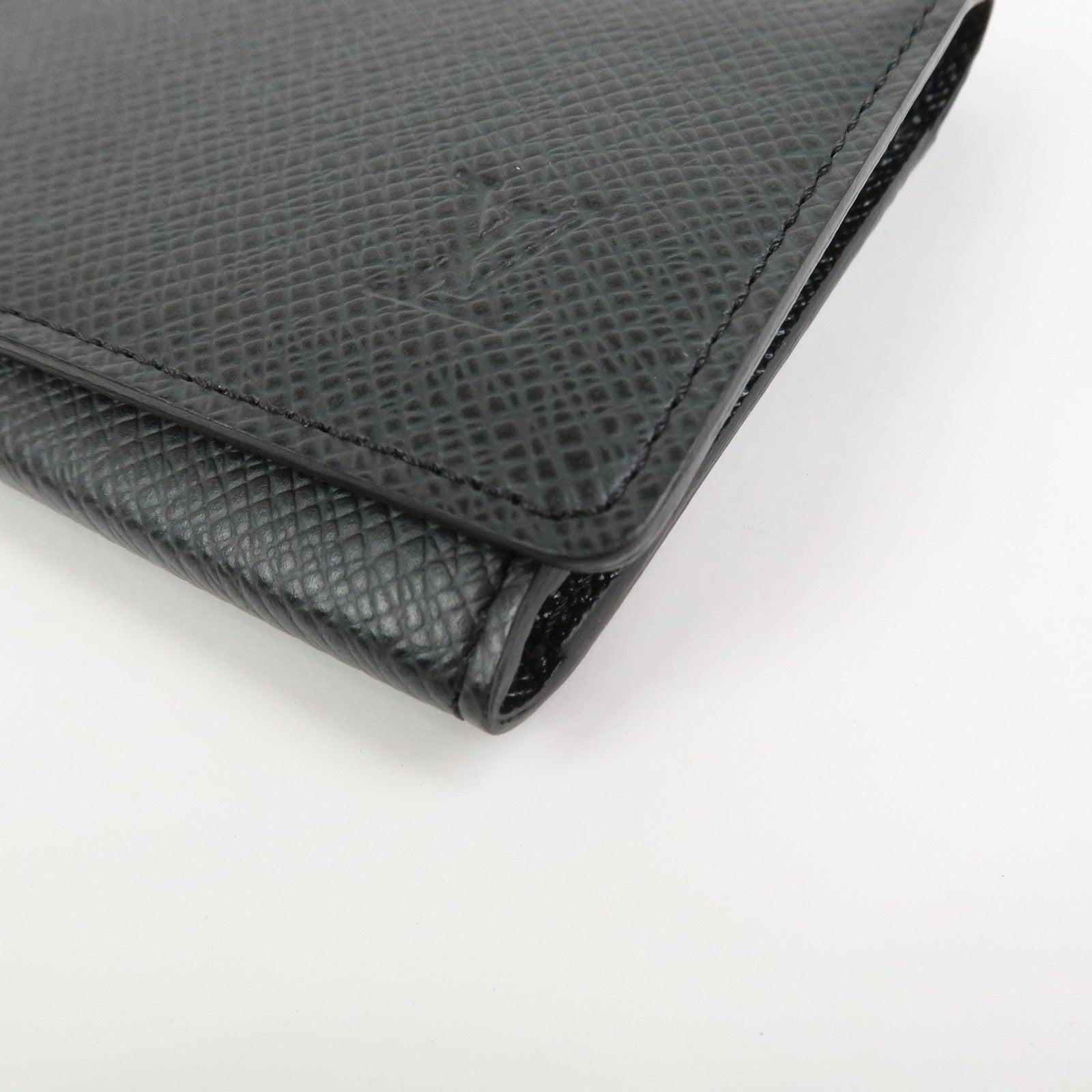 Louis Vuitton Taiga Enveloppe Cartes de Visite Card Case M30922