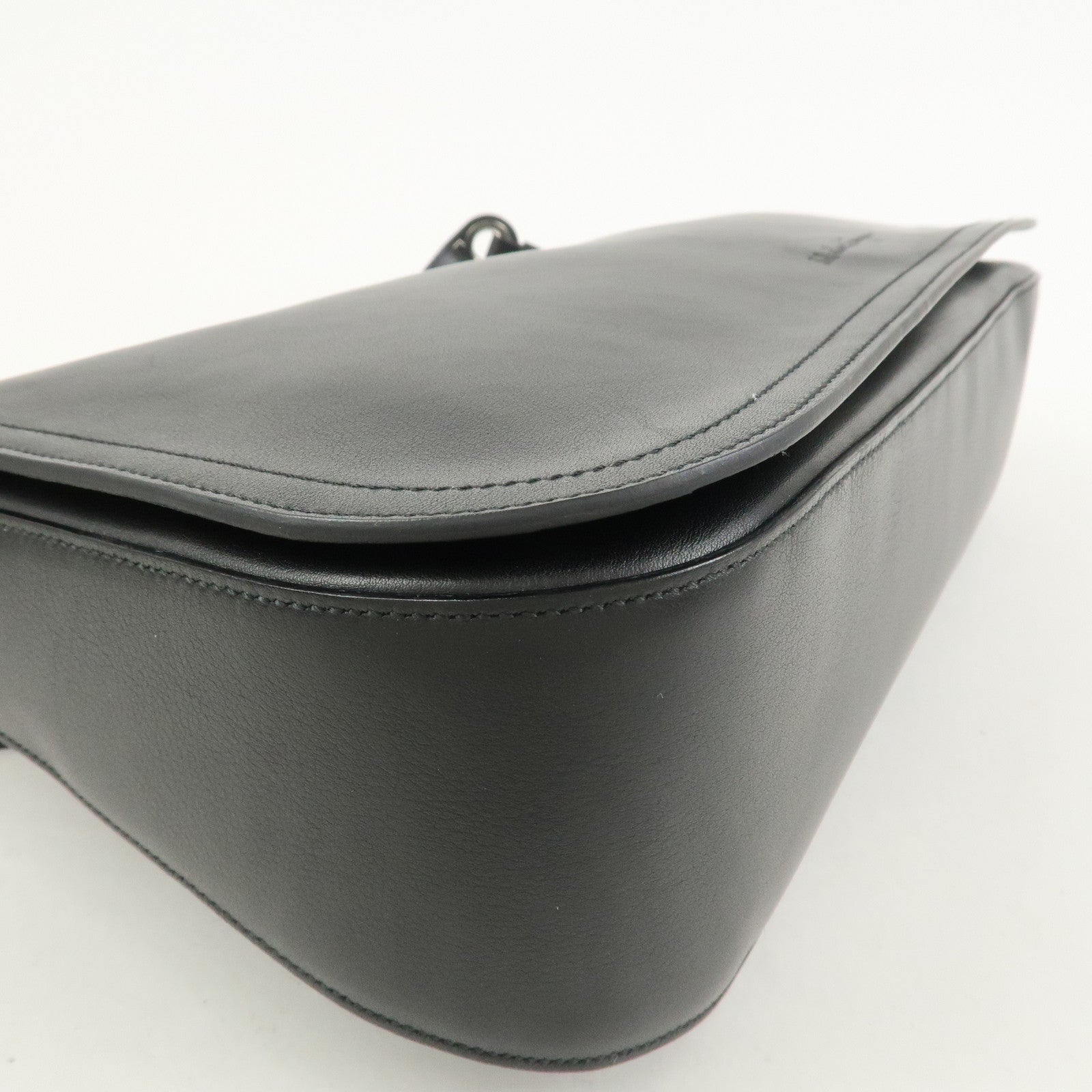 Ferragamo Gancini Logo Leather Shoulder Bag Hand Bag Black