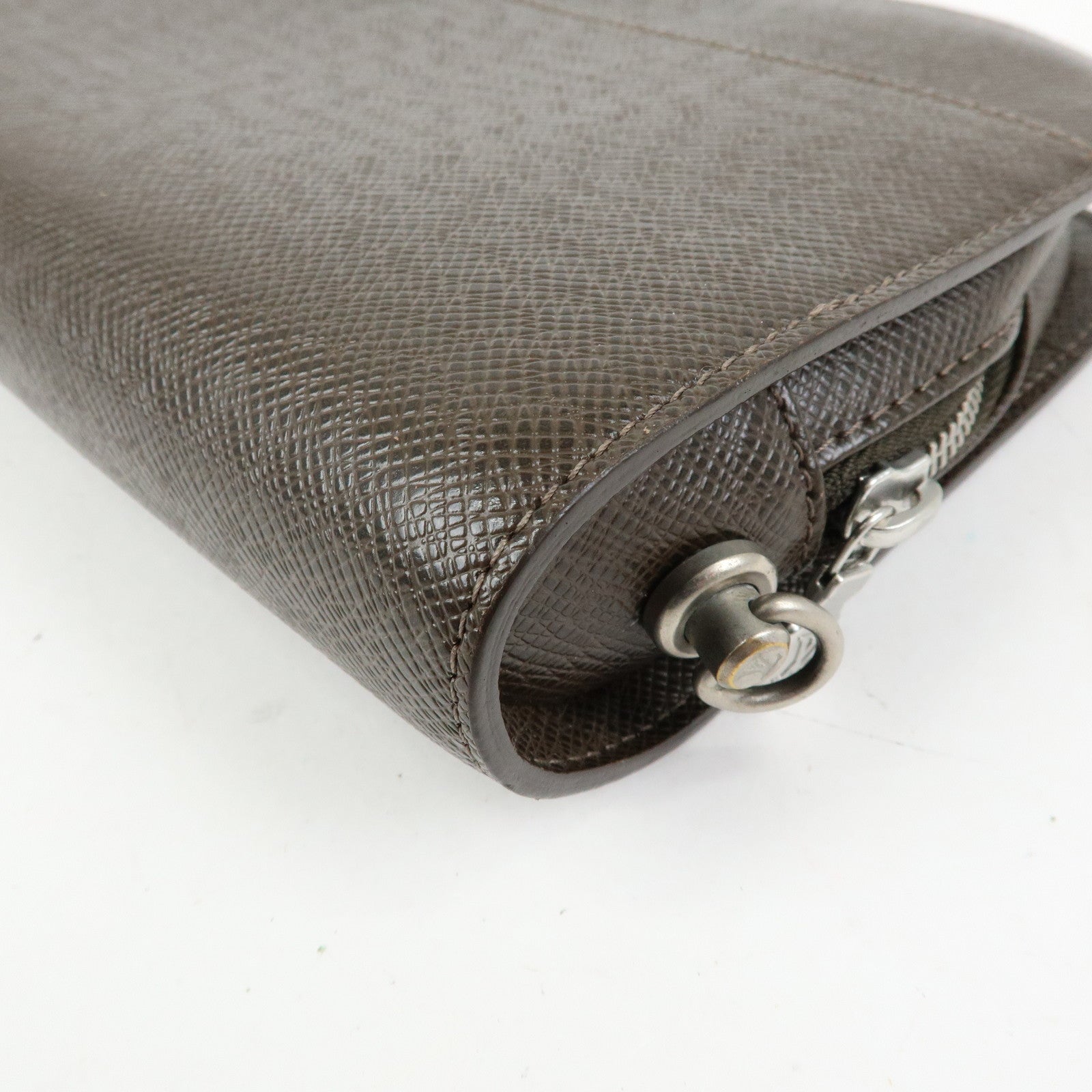 Louis Vuitton Taiga Baikal Clutch Bag Pouch Brown Grizzly M30188