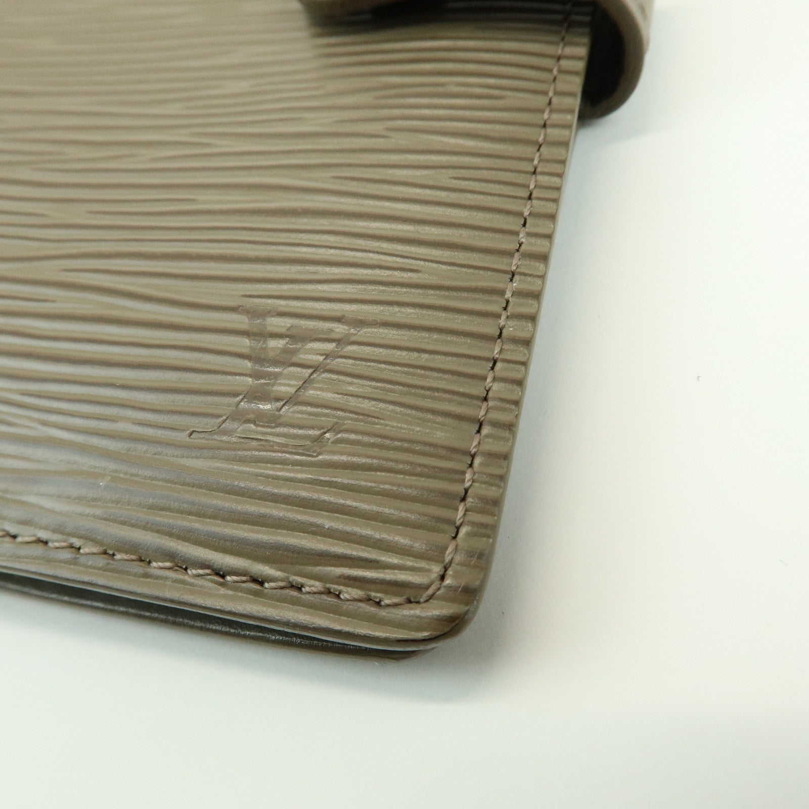 Louis Vuitton Epi Leather Agenda PM Planner Cover Pepper R2005C