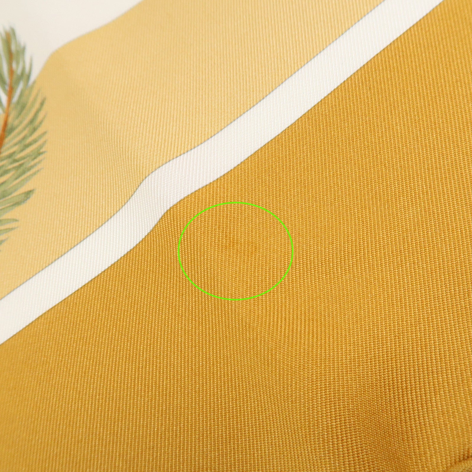 HERMES Carre 90 Silk 100% Scarf Confidents des Coeurs Brown White