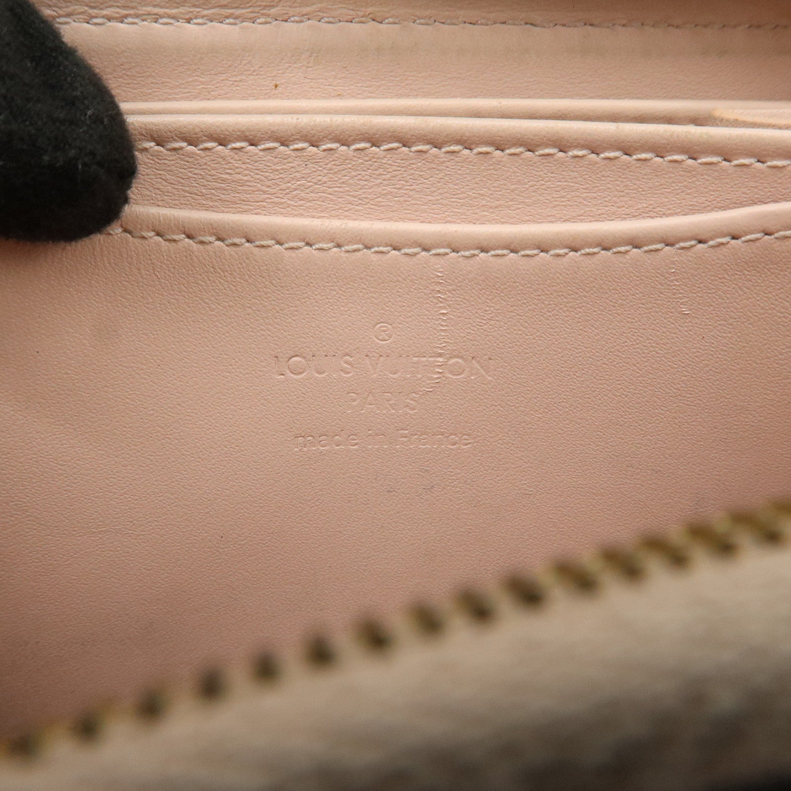 Louis Vuitton Monogram Vernis Leather Zippy Round Coin Case Dune M90203