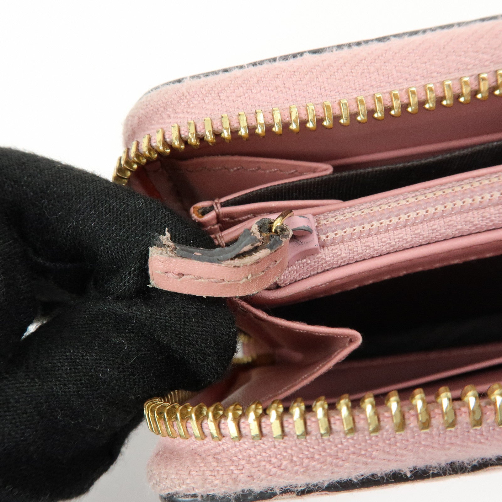 GUCCI Guccissima Leather Round Zippy Long Wallet Pink 410102