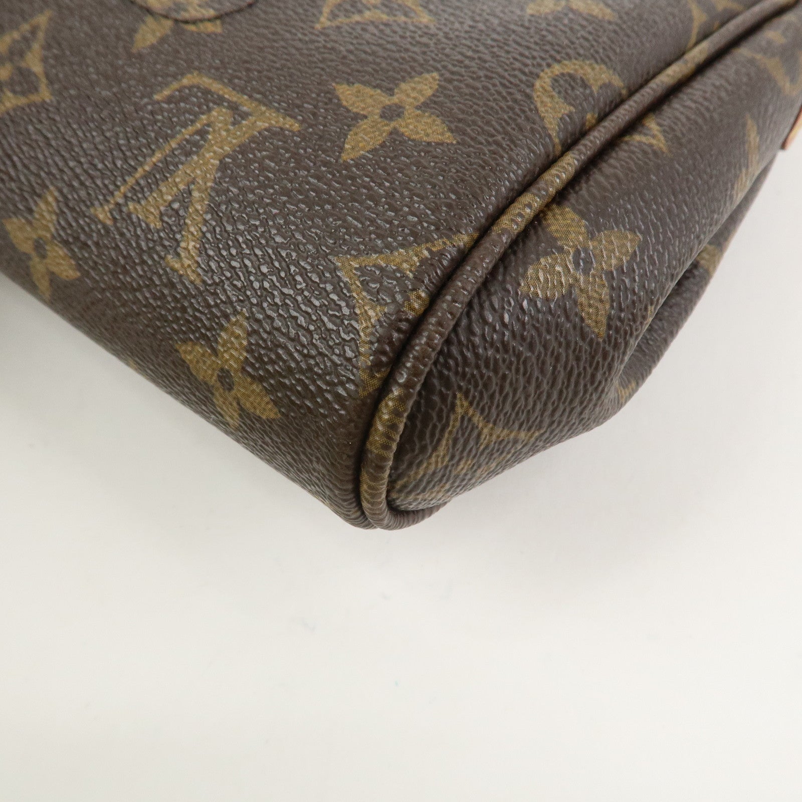 Louis Vuitton Monogram Favorite MM Shoulder Bag Brown M40718