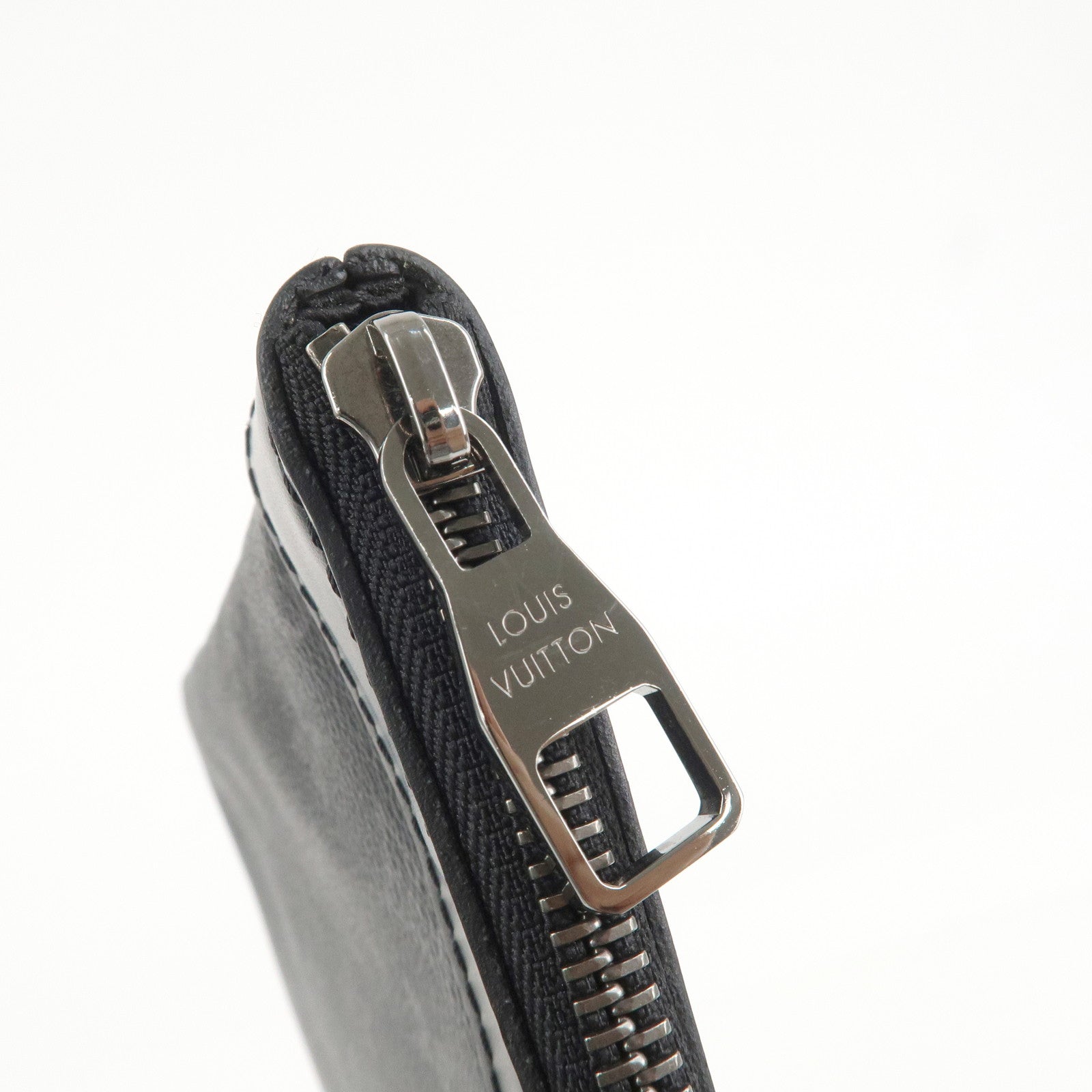 Louis Vuitton Monogram Eclipse Pochette Discovery Clutch Bag M62291