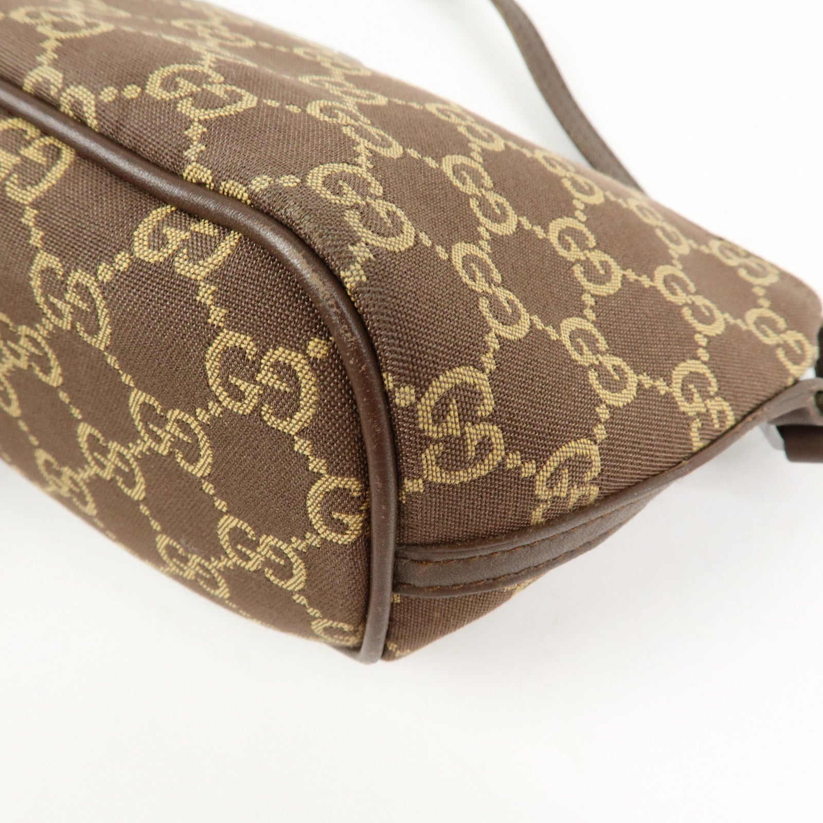 GUCCI Boat Bag GG Canvas Accessory Pouch Hand Bag Brown 039.1103