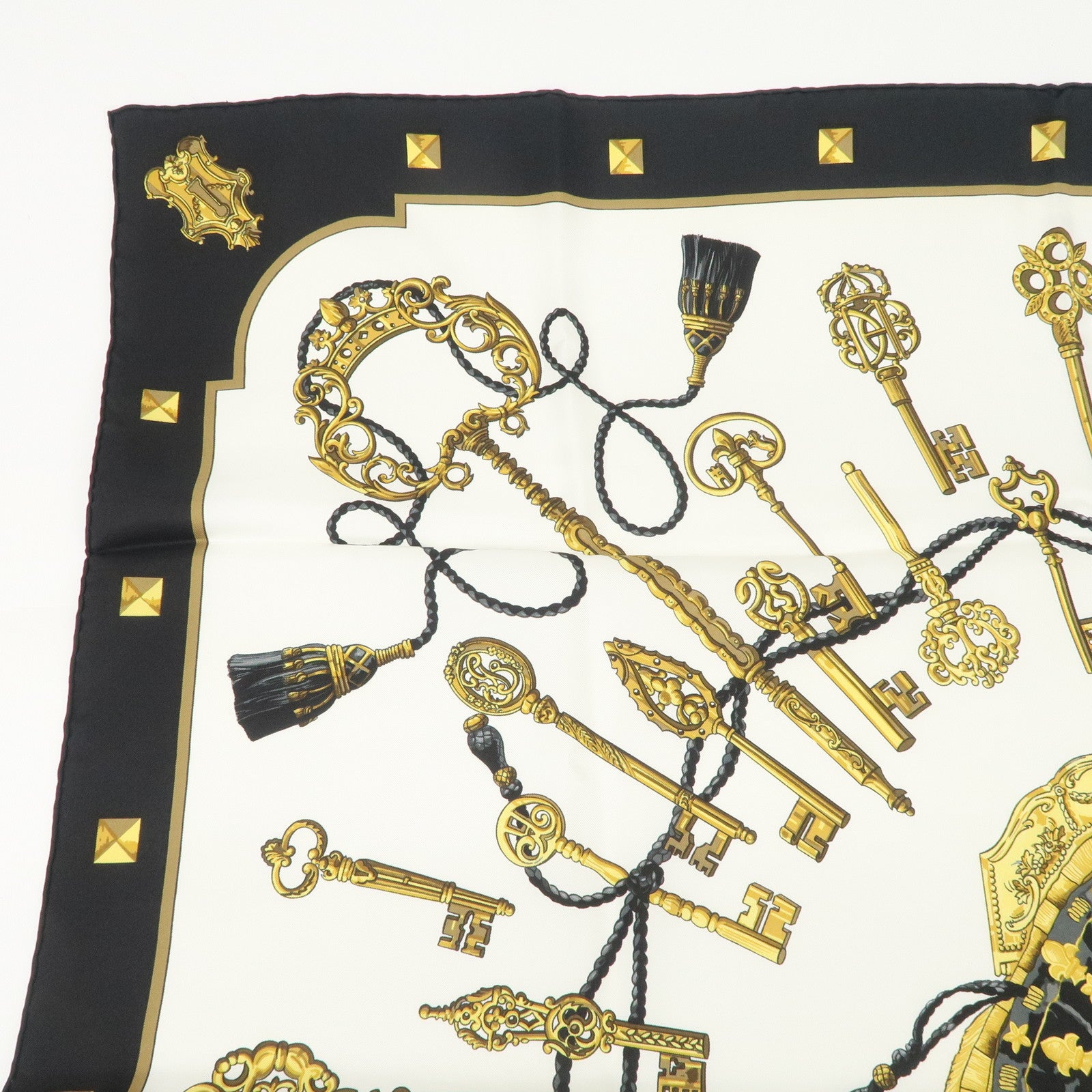 HERMES Carre 90 Silk 100% Scarf LES CLES THE KEYS RARE White Used