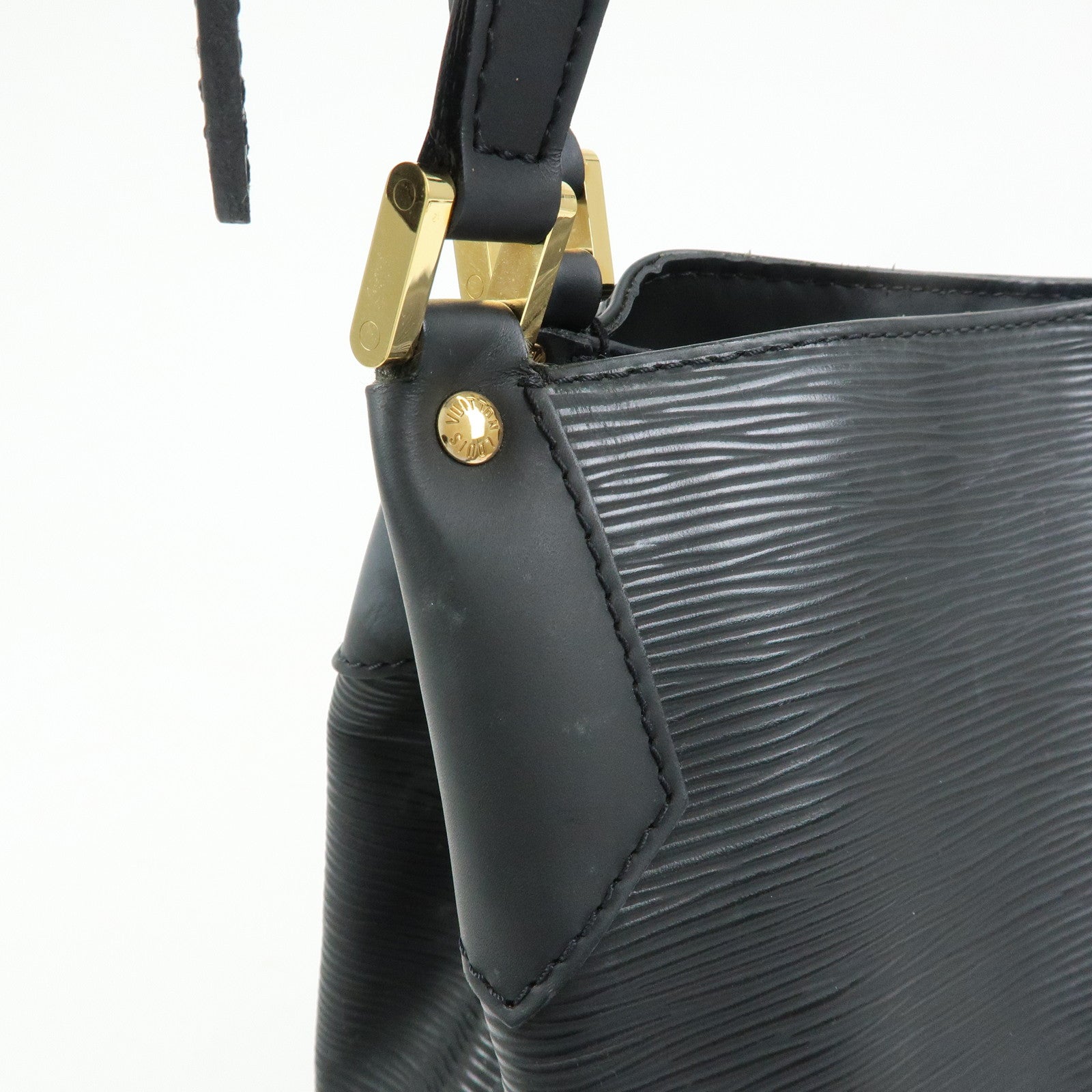 Louis Vuitton Epi Mandala MM Shoulder Bag Noir Black M58892