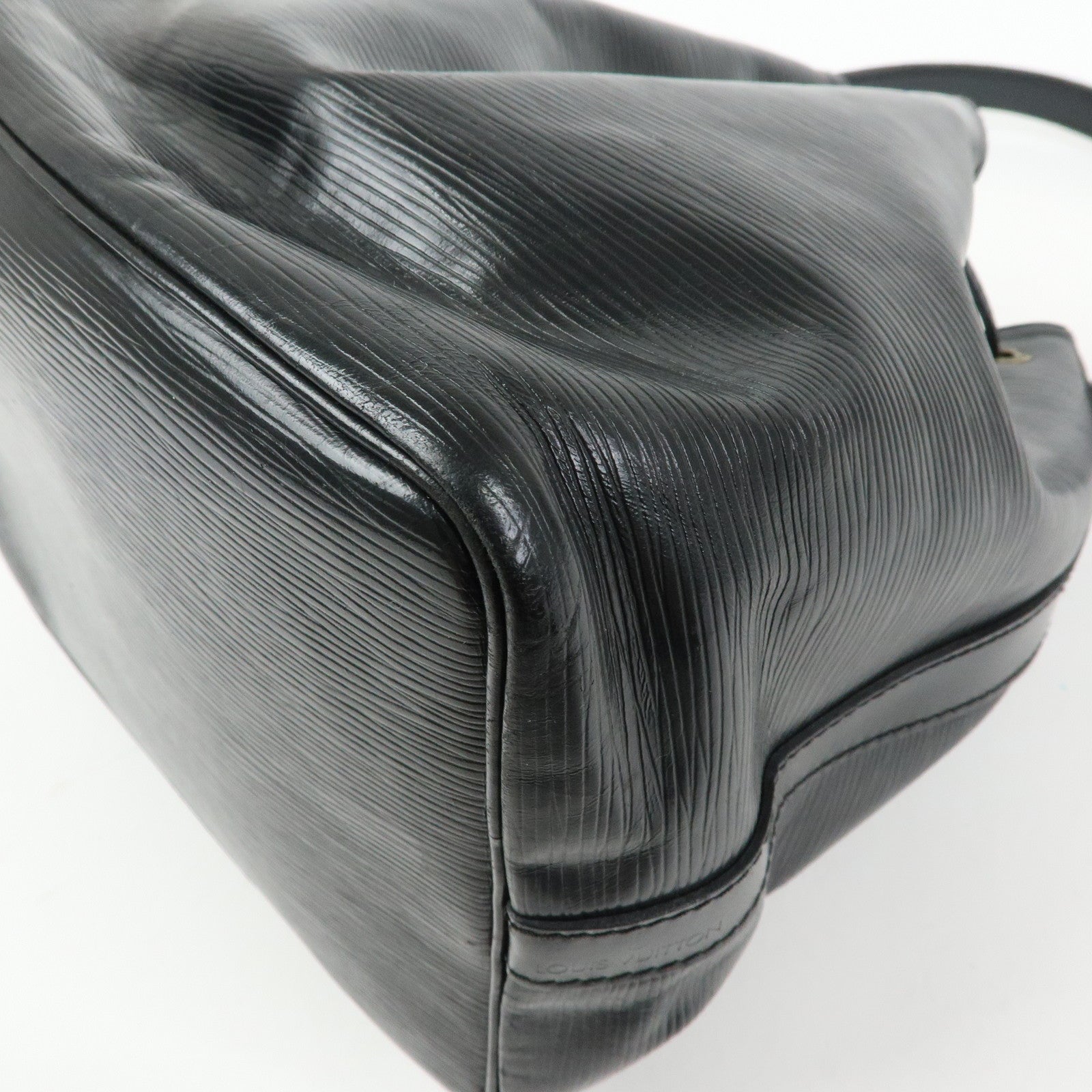 Louis Vuitton Epi Petit Noe Shoulder Bag Noir Black M44102