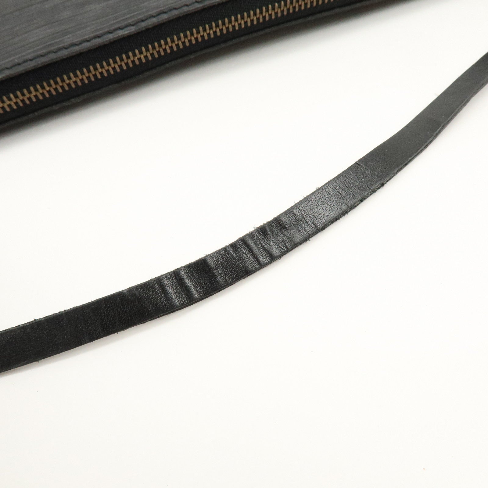 Louis Vuitton Epi Pochette Accessoires Clutch Bag Noir M52942