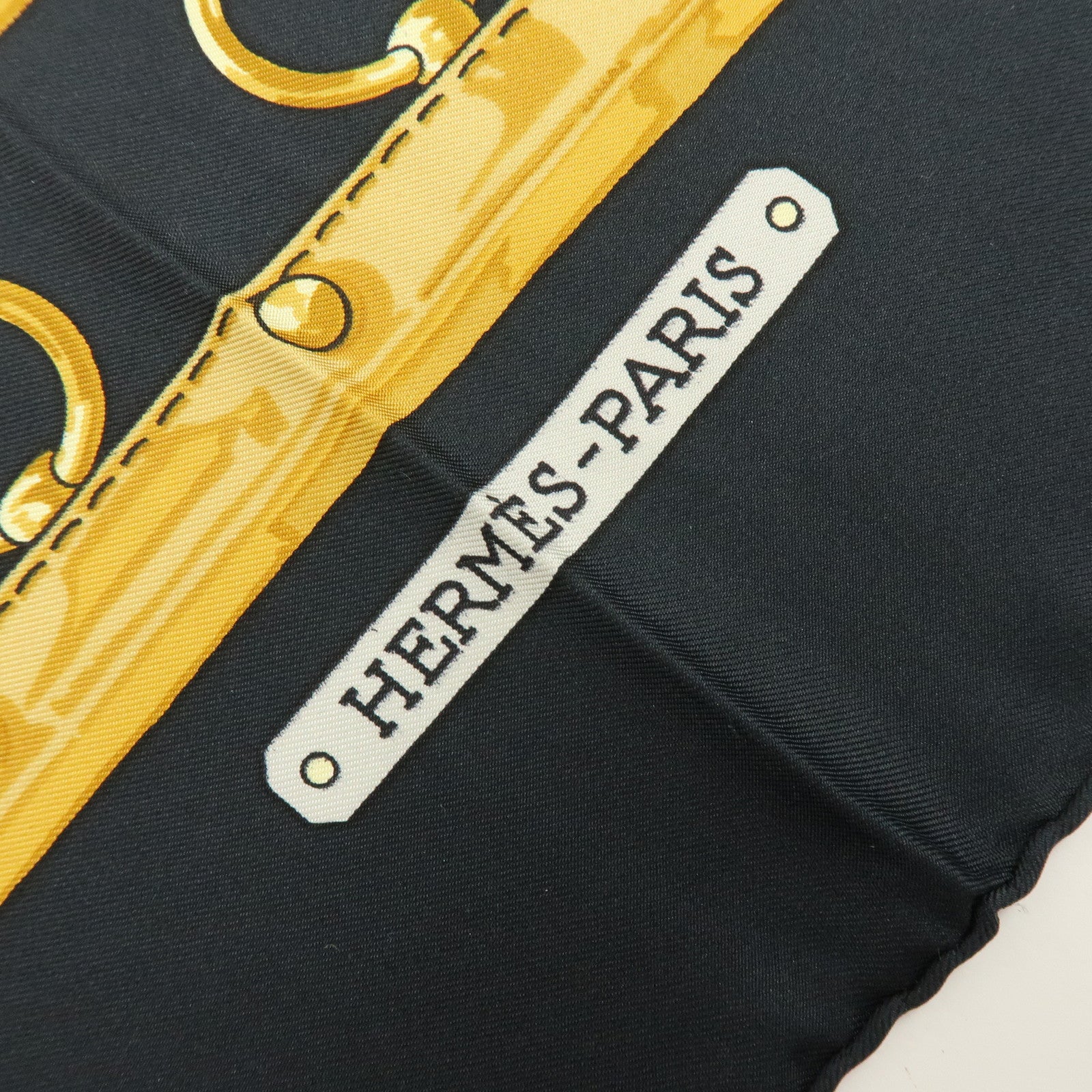 HERMES Carre 90 Silk 100% aux champs Scarf Black Yellow Red