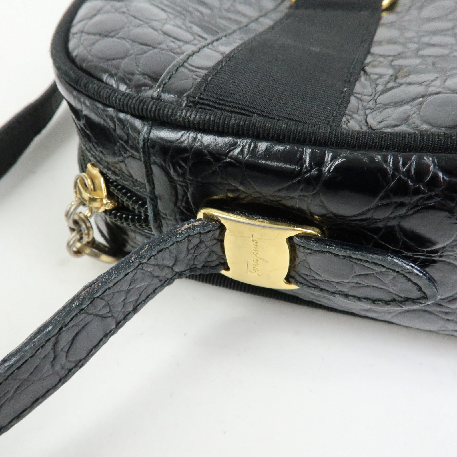 Ferragamo Vara Embossed Leather Shoulder Bag Crossbody Bag Black