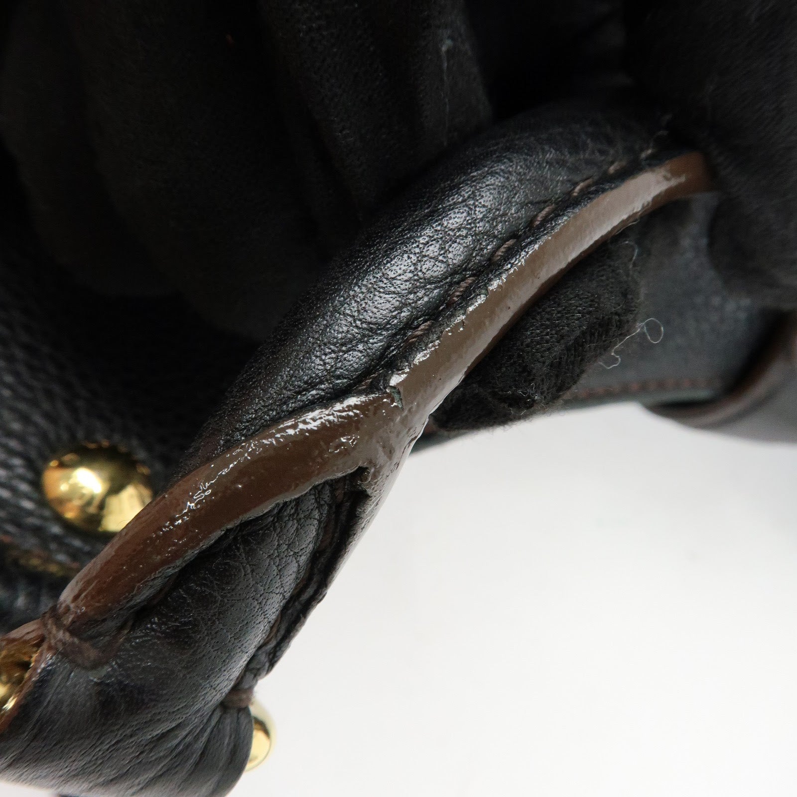 Louis Vuitton Monogram Leather Mahina L Shoulder Bag Noir M95765