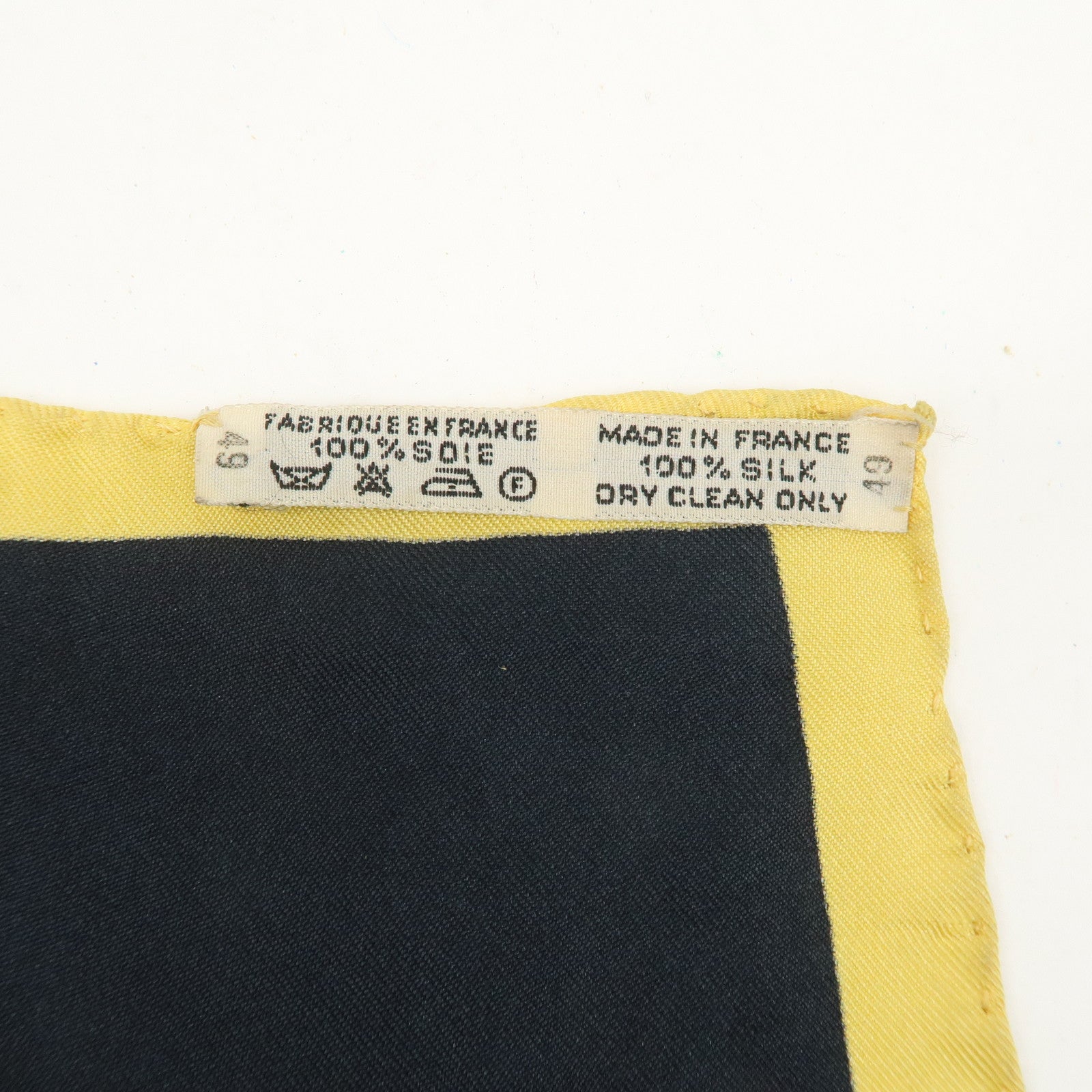 HERMES Carre 90 Silk 100% LES ARMES DE PARIS Scarf Black Gold