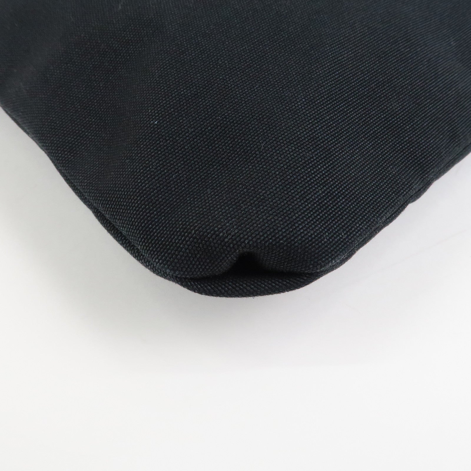 GUCCI Chateau Marmont and Gucci Drawstring Tote Bag 552403