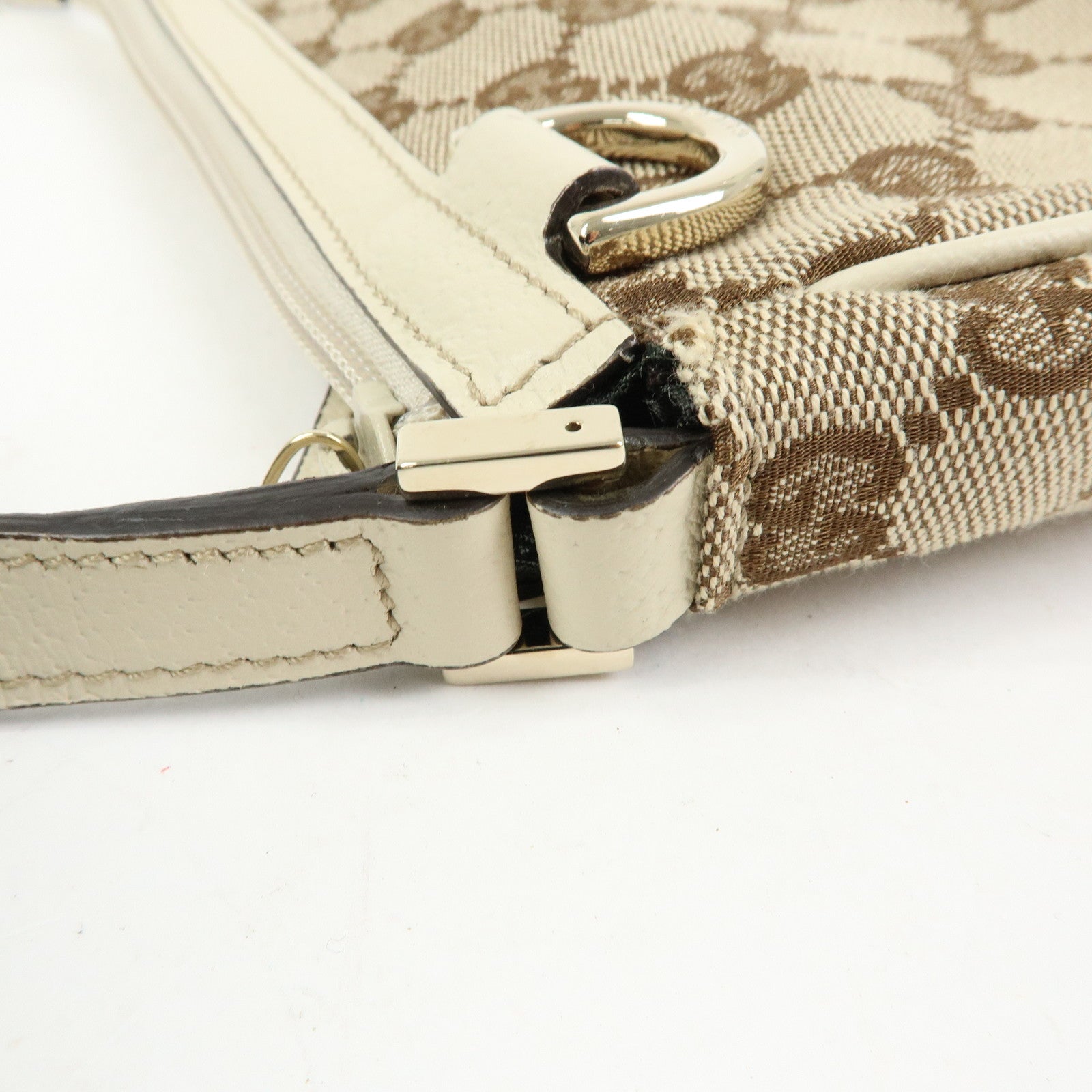 GUCCI GG Canvas Leather Accessory Pouch Hand Bag Beige White 145750
