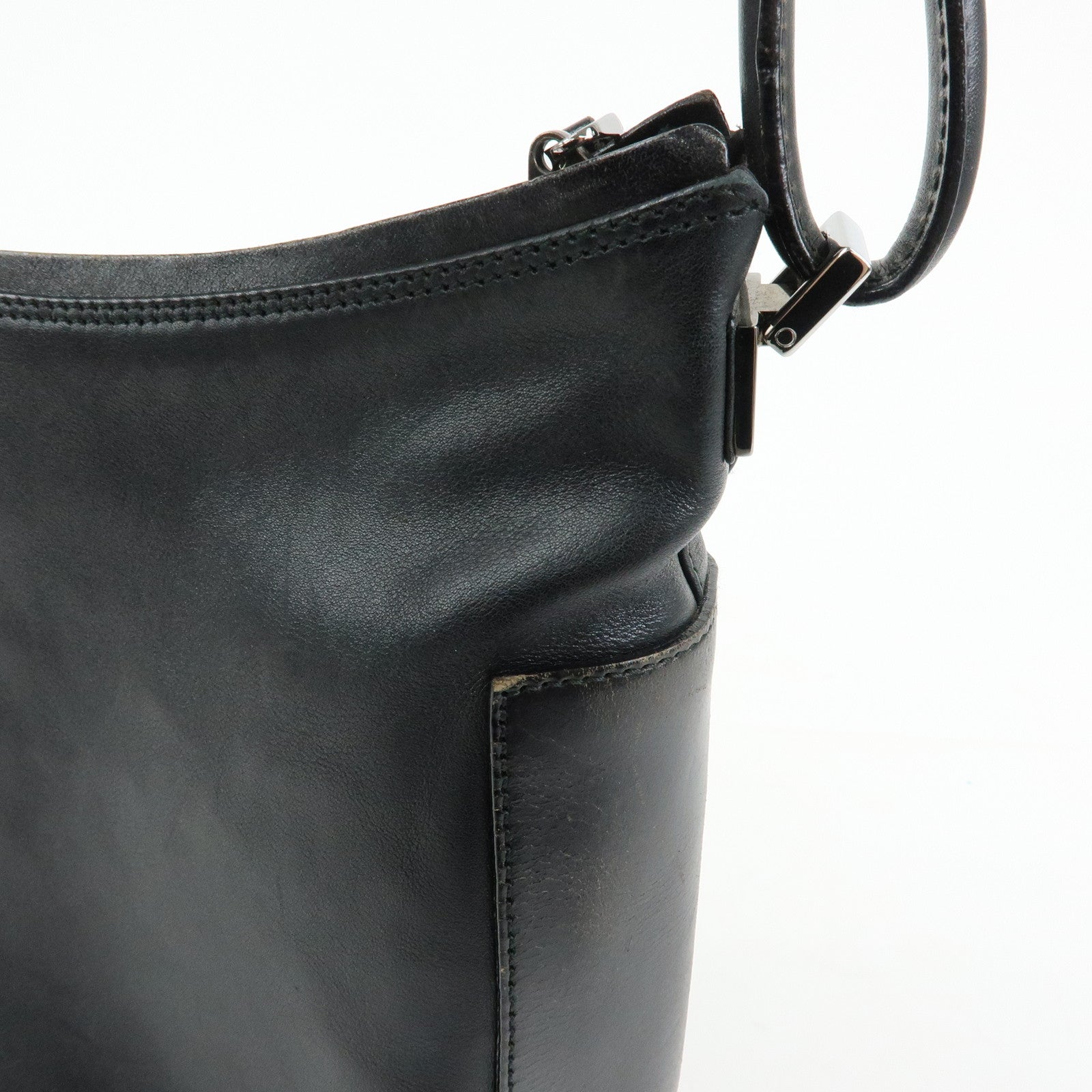 GUCCI Logo Leather Shoulder Bag Hand Bag Black 001.3766