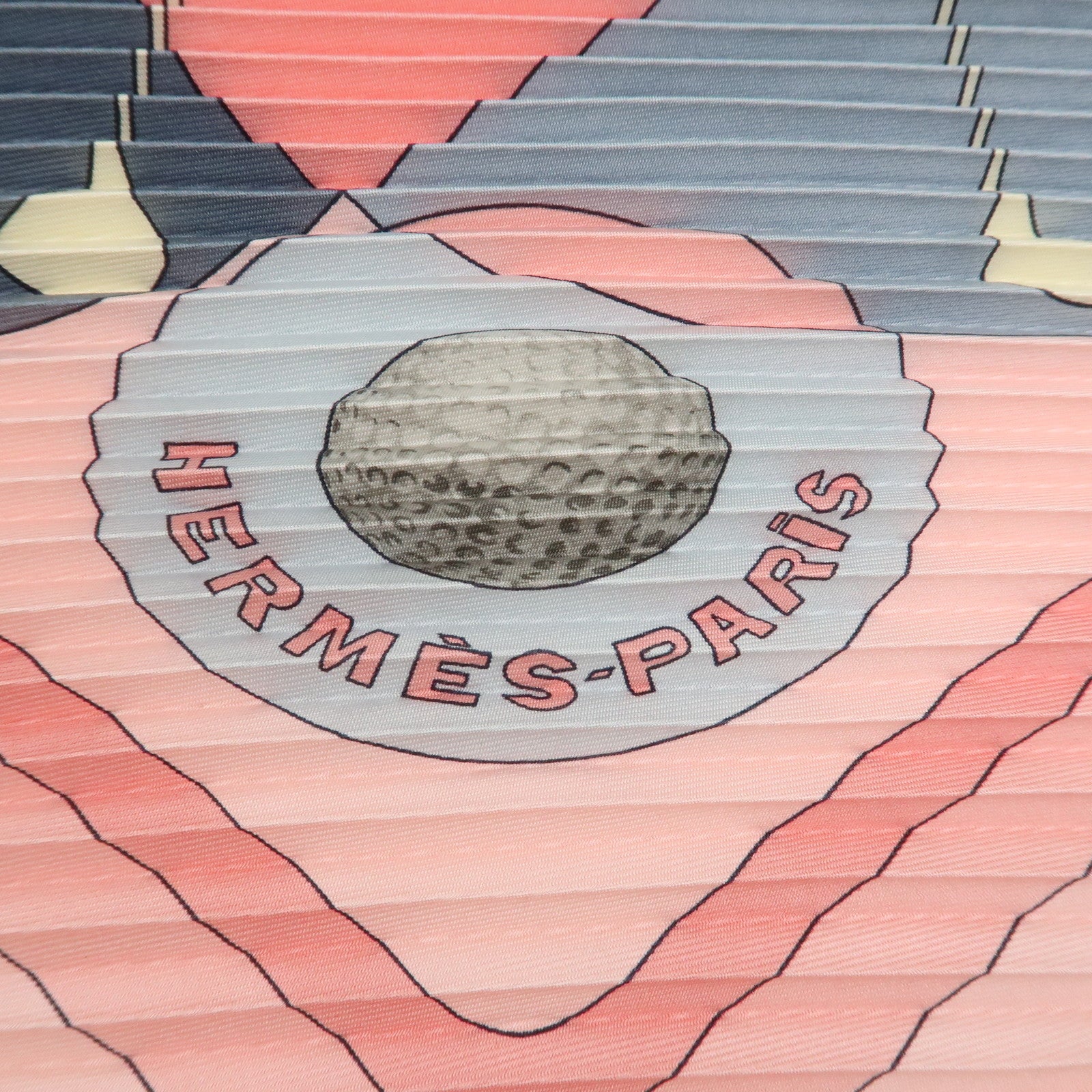 HERMES Pleated Carré Swing Silk 100% Scarf Golf Pattern Pink Gray