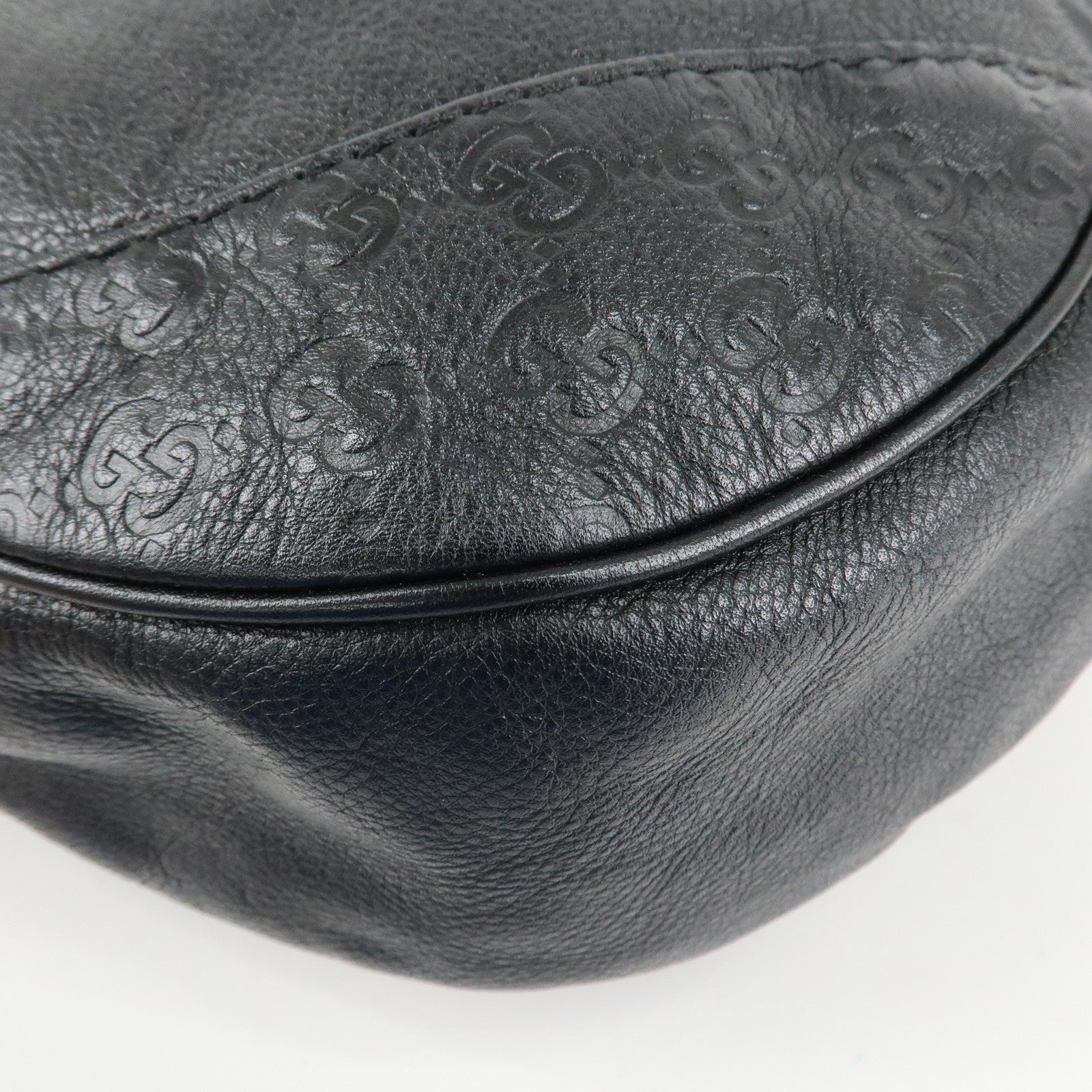 GUCCI Guccissima Leather Shoulder Bag Gold Hardware Black 203503 Used