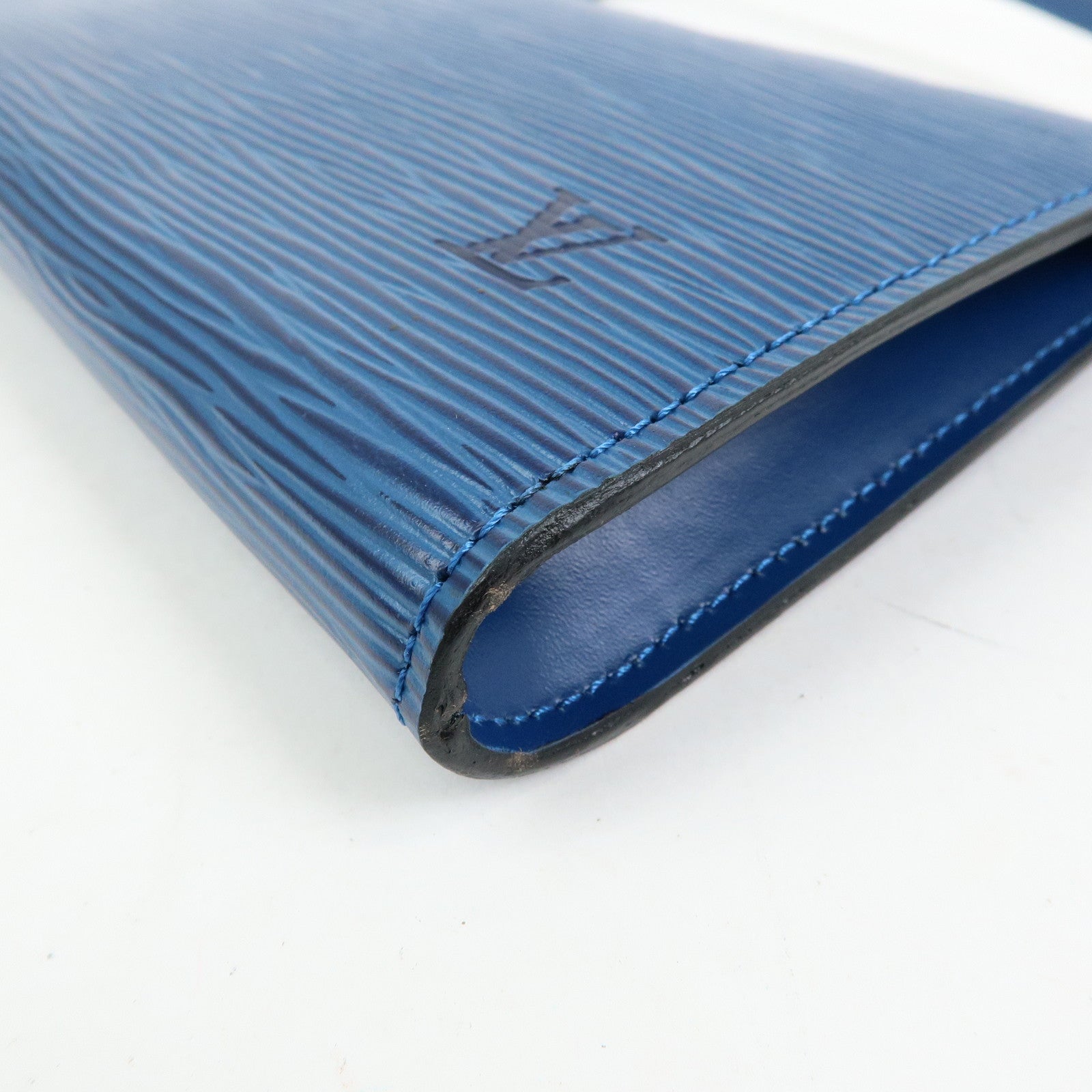 Louis Vuitton Epi Pochette Accessoires Pouch Toledo Blue M52945