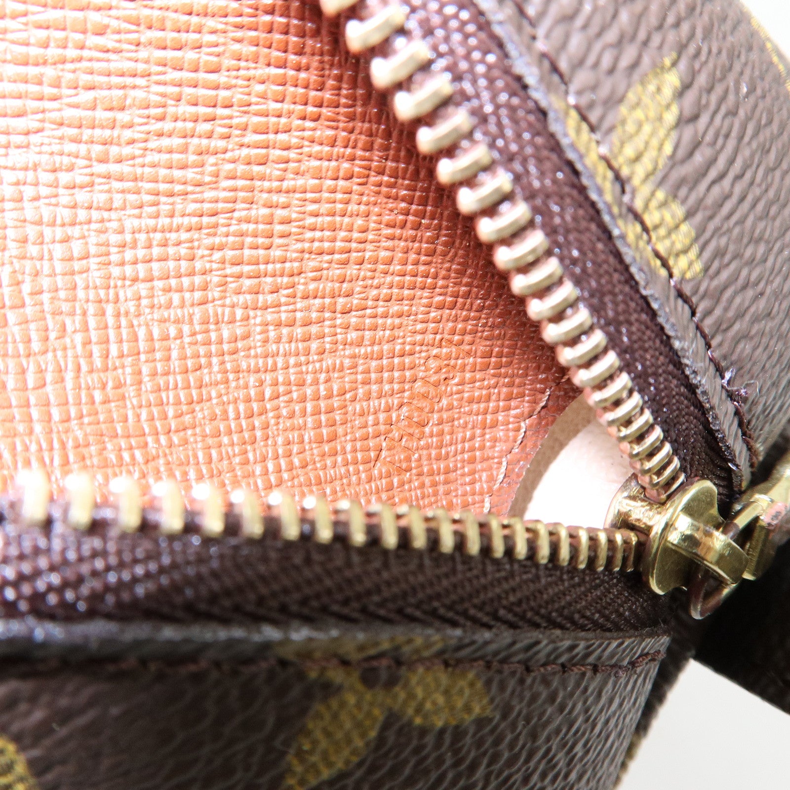Louis Vuitton Monogram Trousse Demi Ronde Cosmetic Pouch M47520