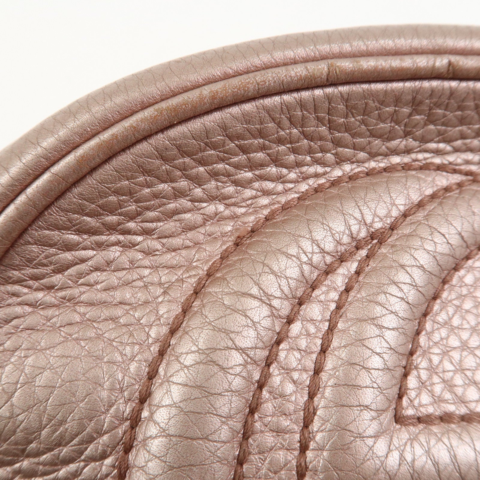 GUCCI SOHO Leather Chain Shoulder Bag Metallic Pink 353965