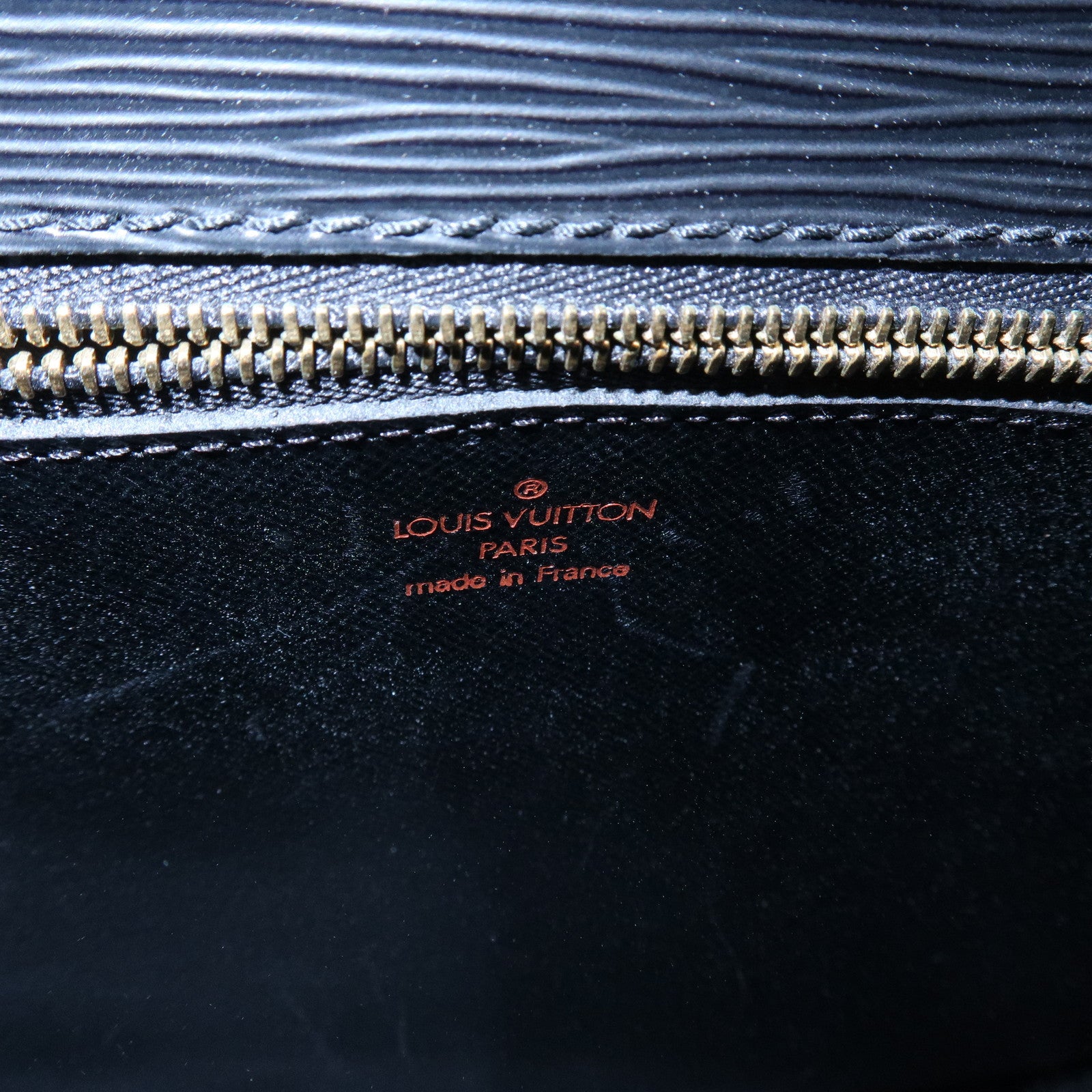 Louis Vuitton Epi Saint Cloud Shoulder Crossbody Bag Noir M52192