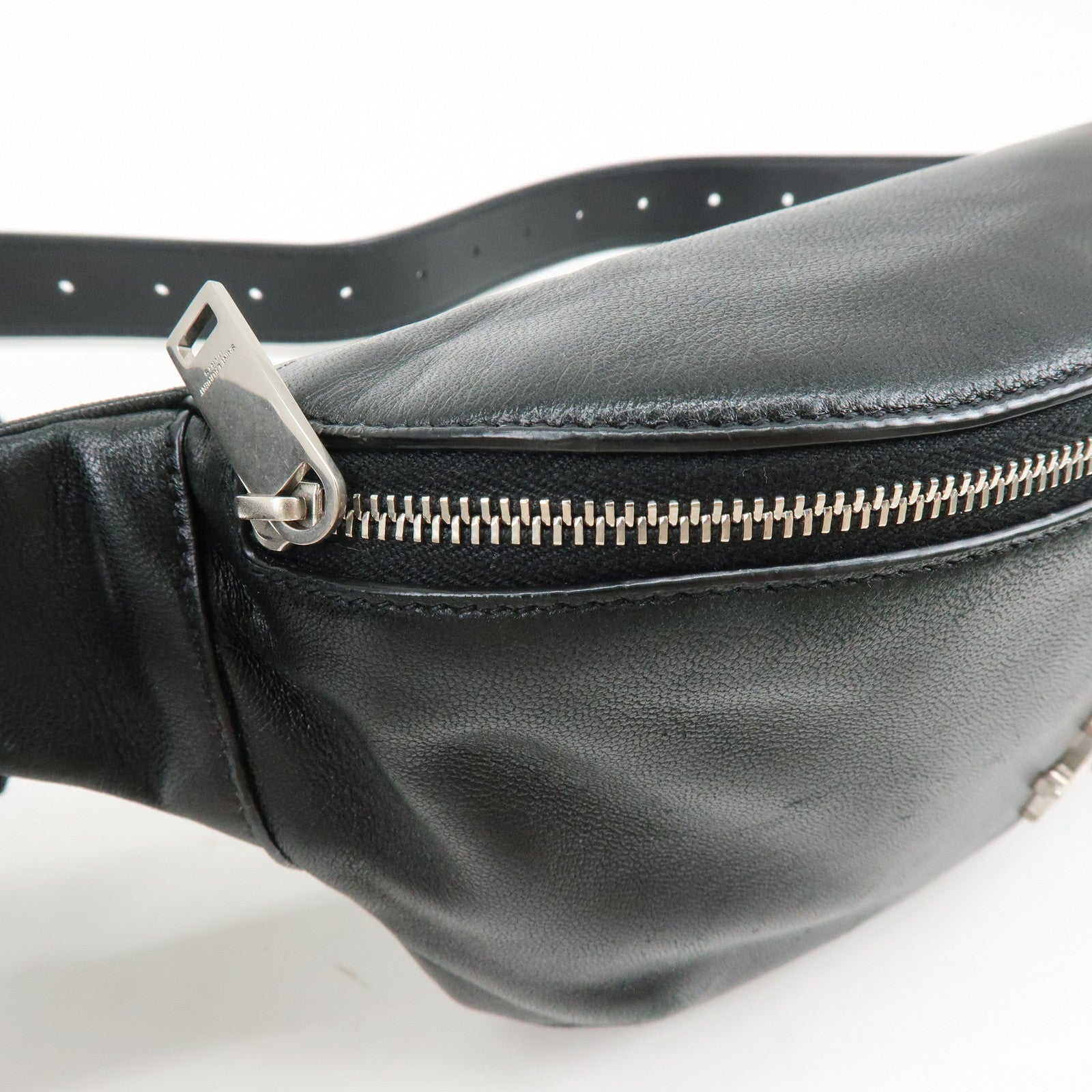 SAINT LAURENT PARIS Cassandra Leather Classic Belt Bag Black 590076