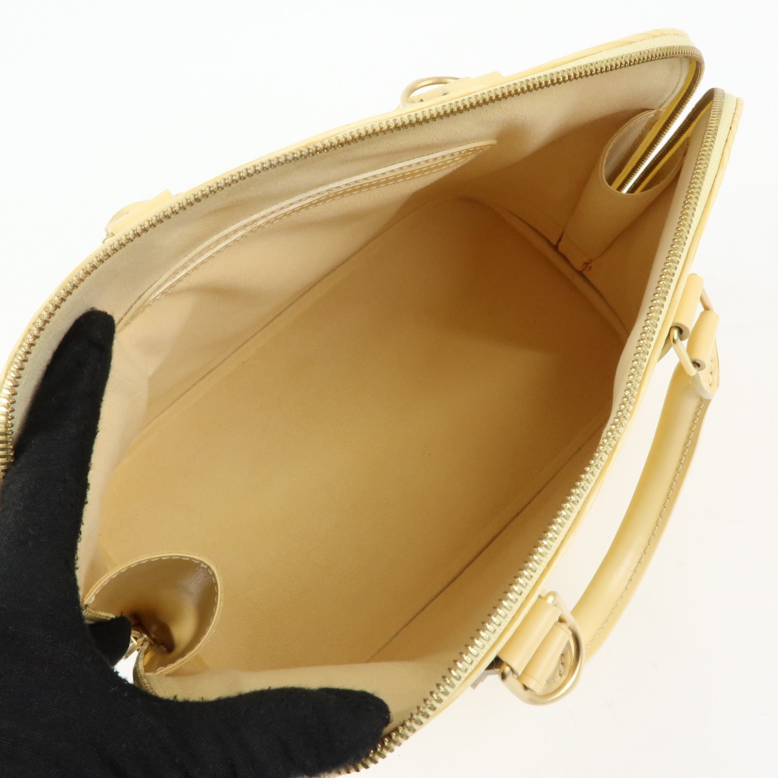 Louis Vuitton Alma Epi Leather Hand Bag Vanilla M5214A