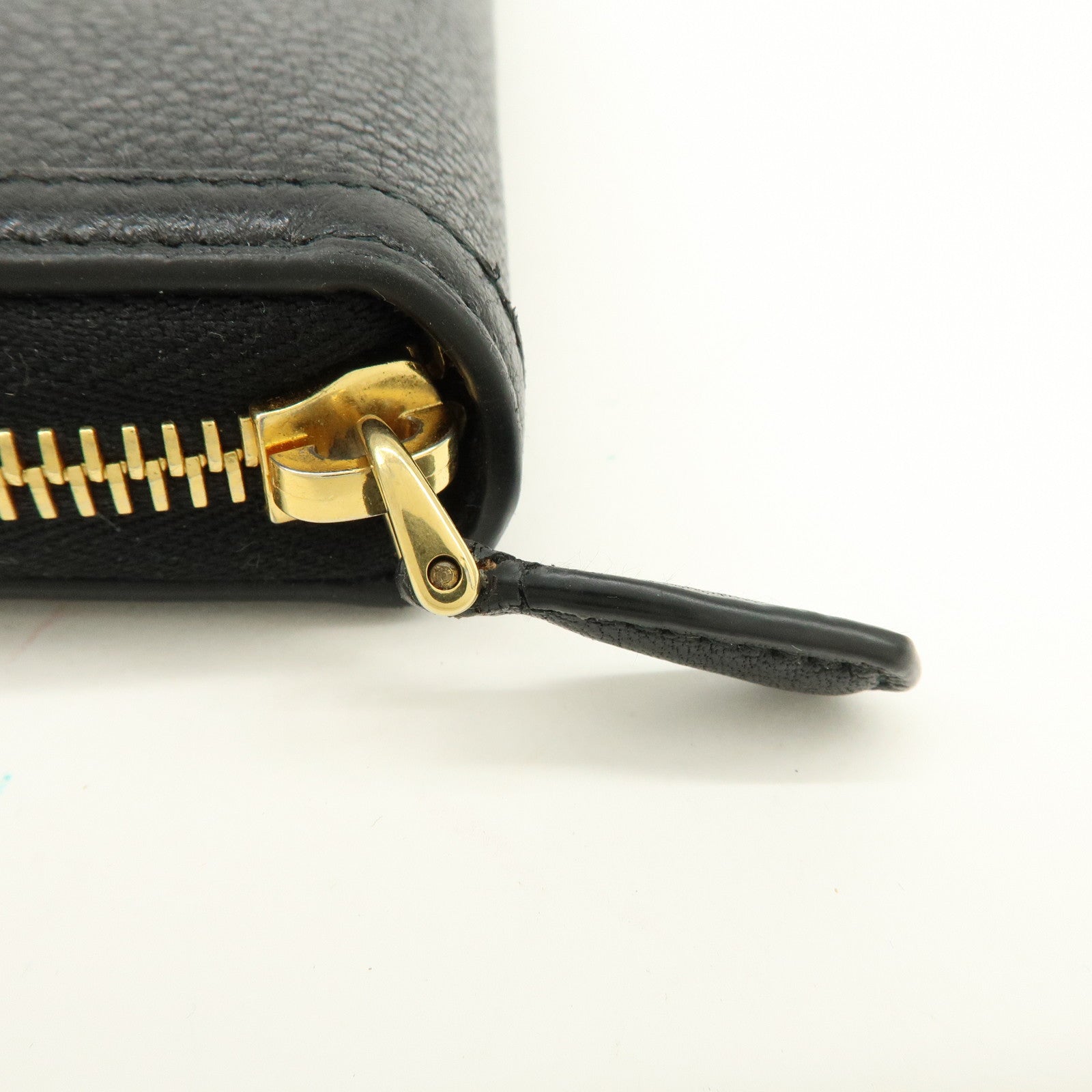 PRADA Ribbon Logo Leather Round Zippy Long Wallet Black
