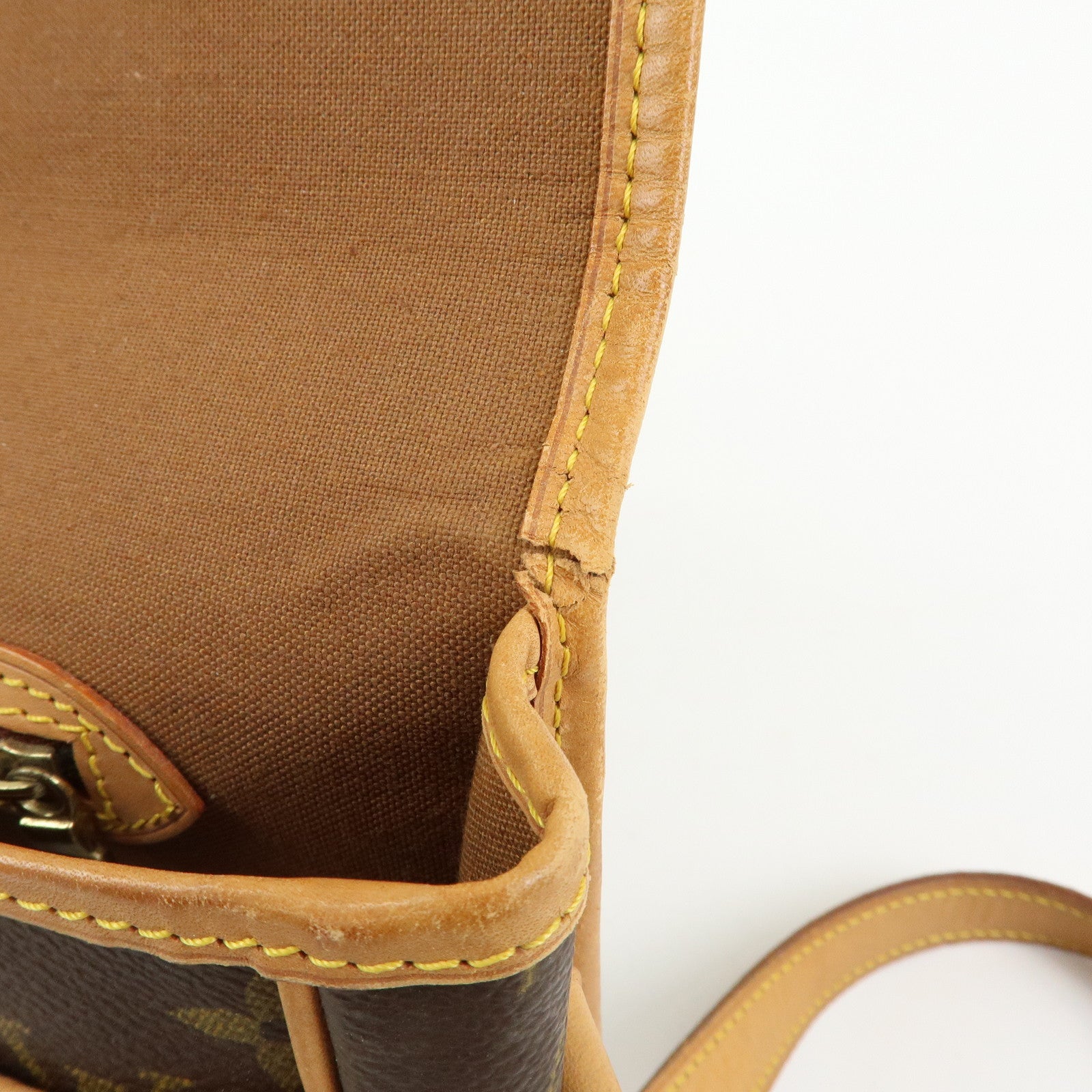 Louis Vuitton Monogram Gibeciere MM Shoulder Bag M42247