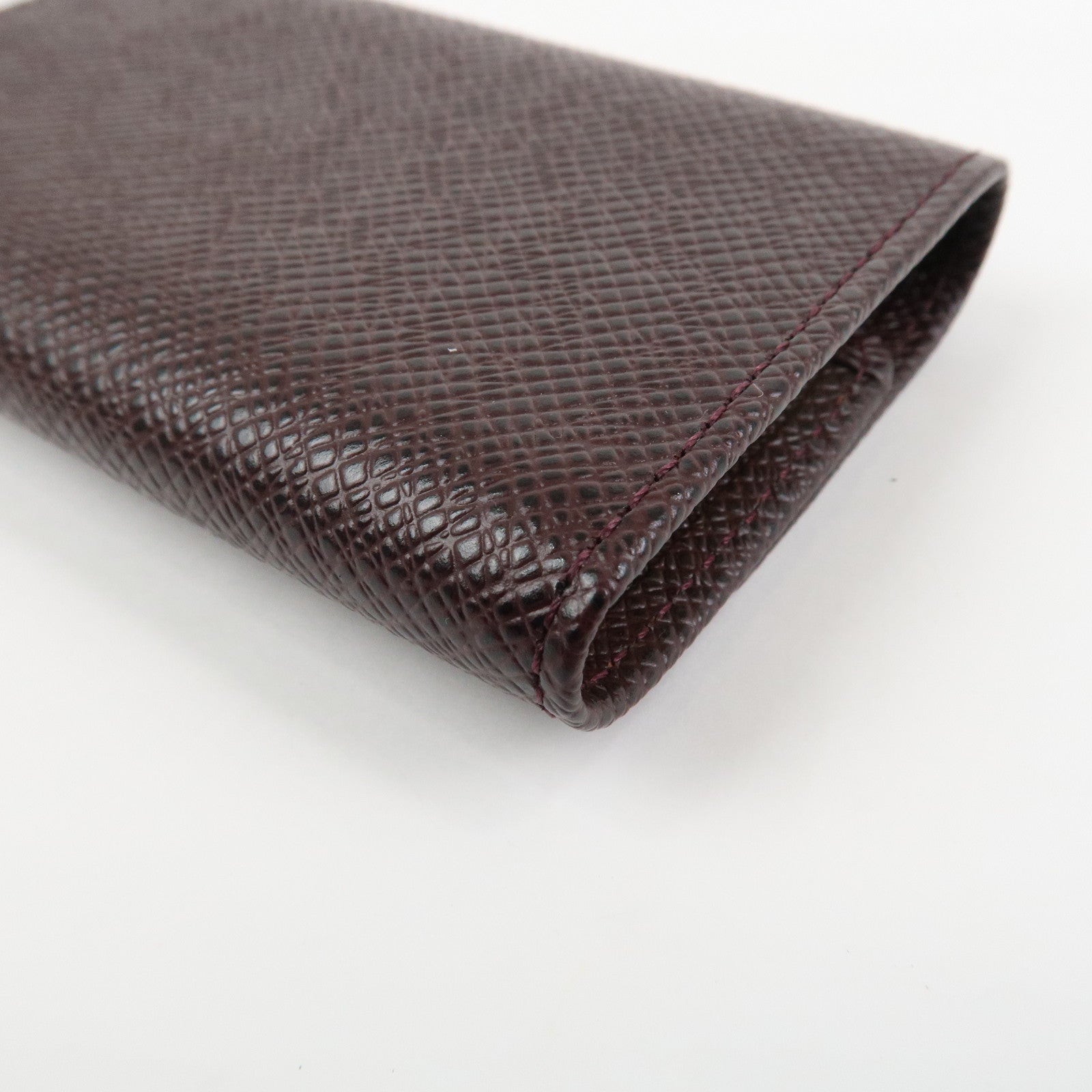 Louis Vuitton Taiga Leather Multiclés 6 Key Case Acajou M30536