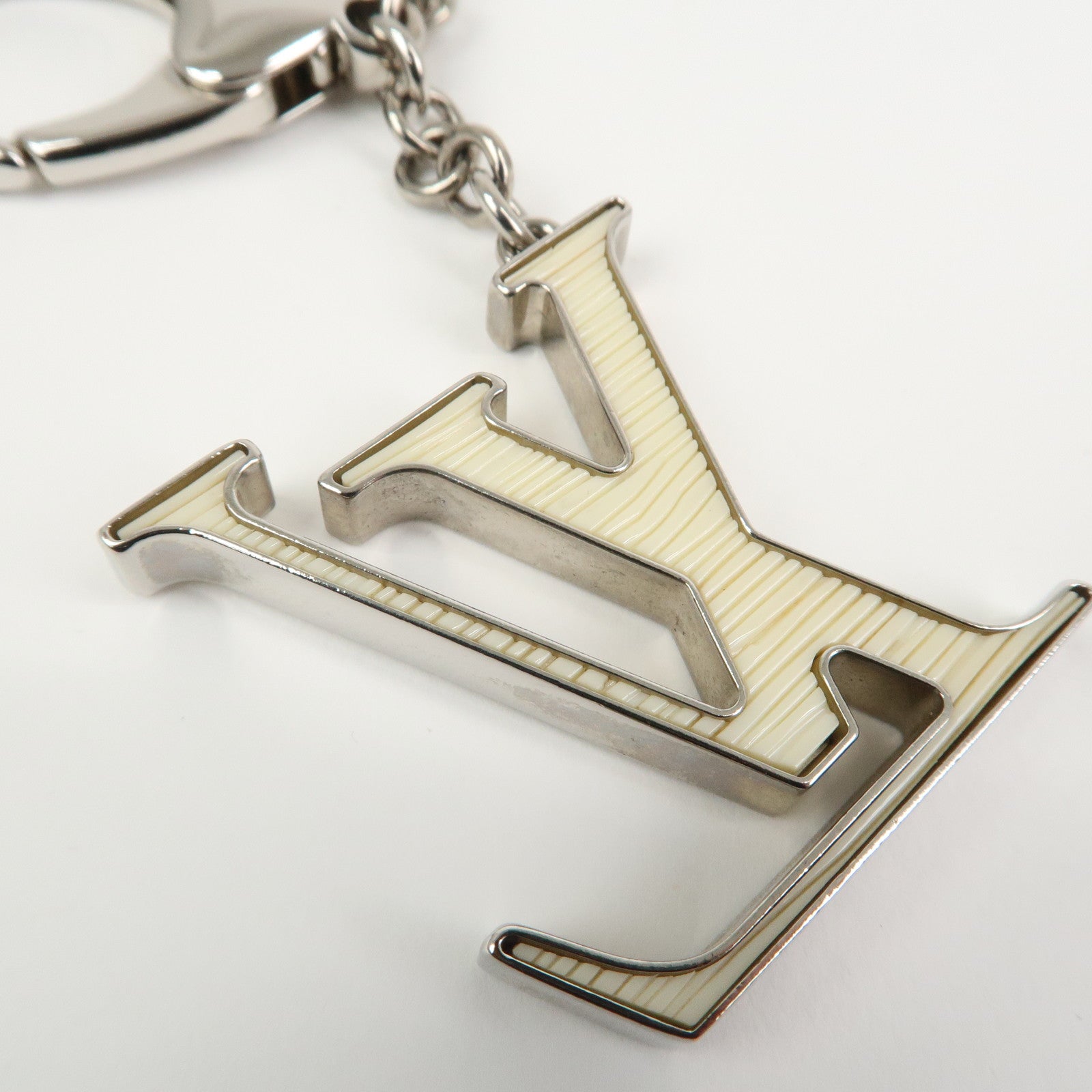 Louis Vuitton Bijoux Sac Fleur de Epi Bag Charm Silver White M65085
