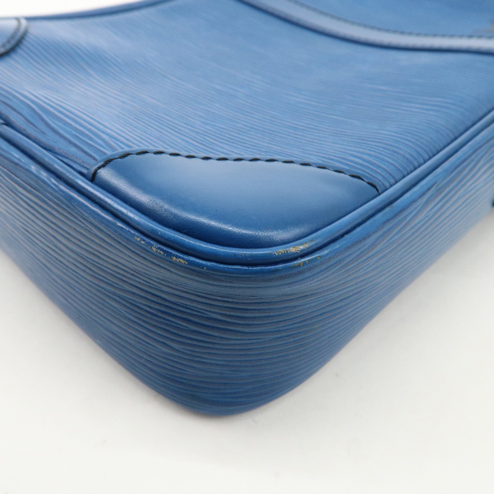 Louis Vuitton Epi Leather Danube Shoulder Bag Toledo Blue M45635