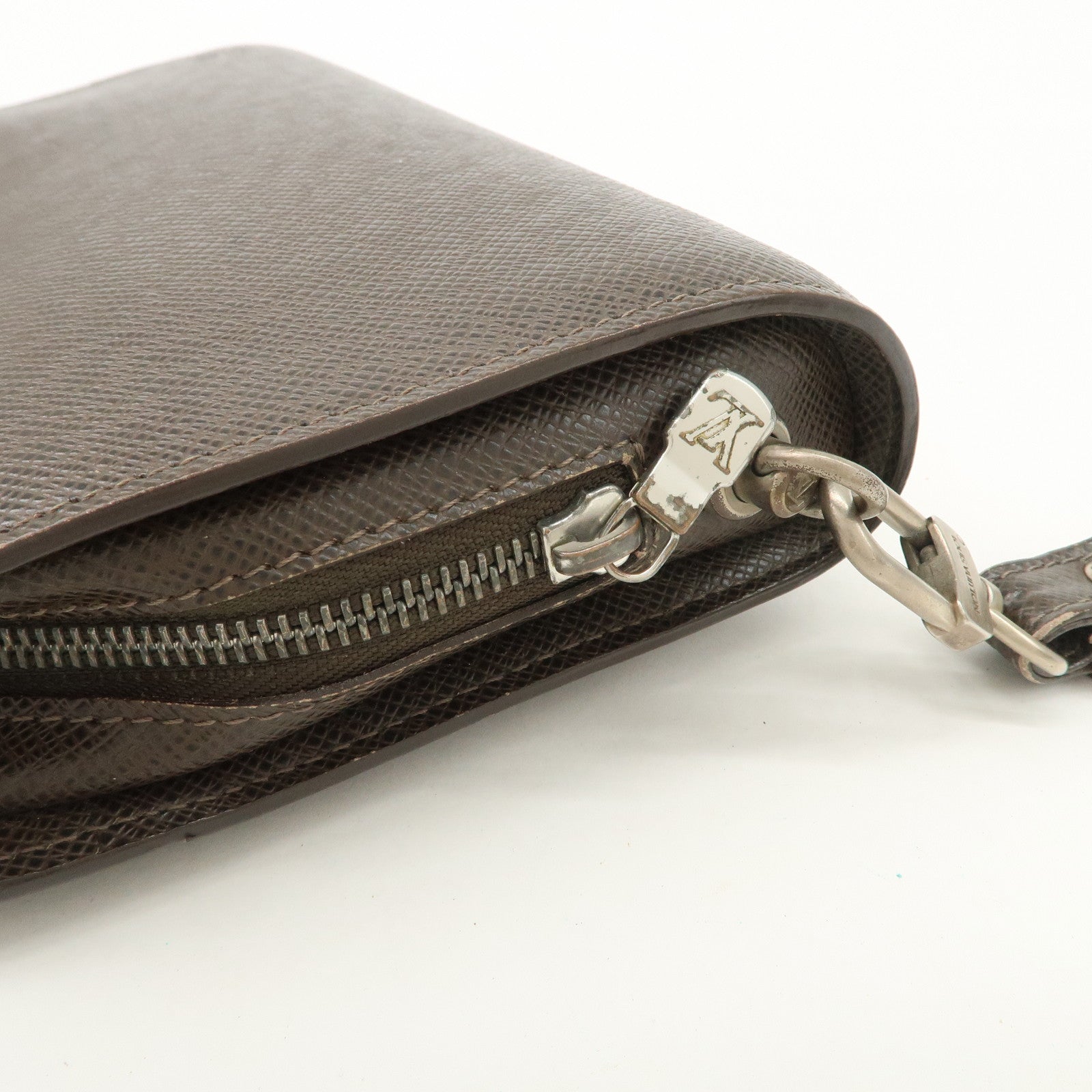 Louis Vuitton Taiga Baikal Clutch Bag Hand Bag Akajou M30186 Used