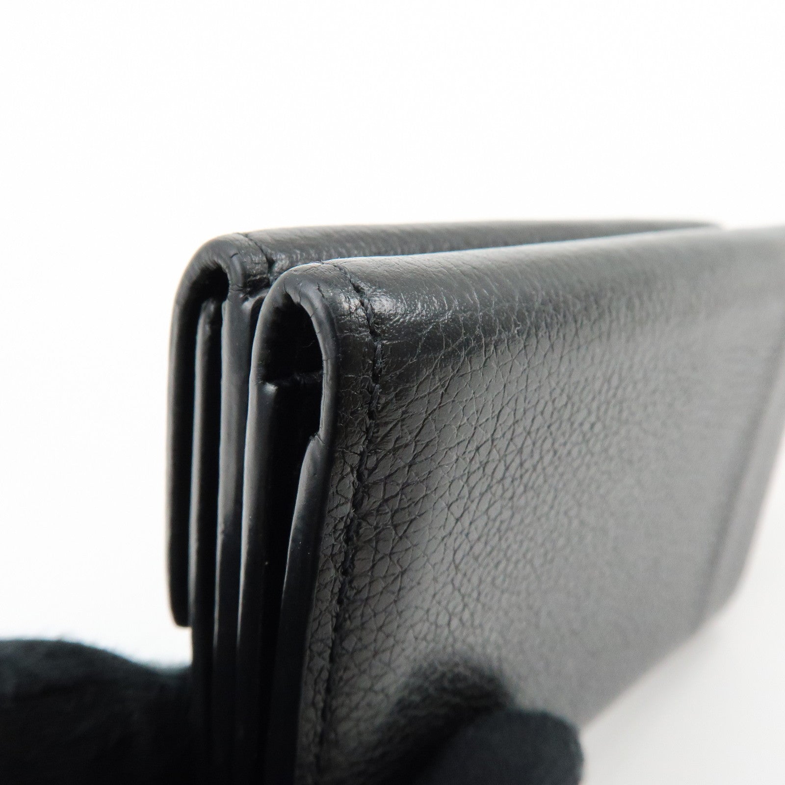 Louis Vuitton Portefeuille Lock Mini Leather Compact Wallet M63921