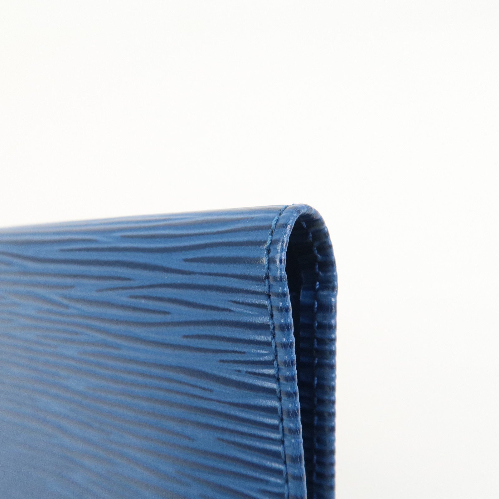 LLouis Vuitton Epi Porte 2 Cartes Vertical Card Case Blue M63205